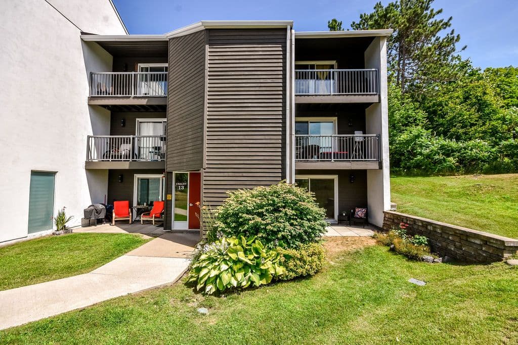 1102 HORSESHOE VALLEY Road 126, Oro-Medonte, ON L4M 4Y8