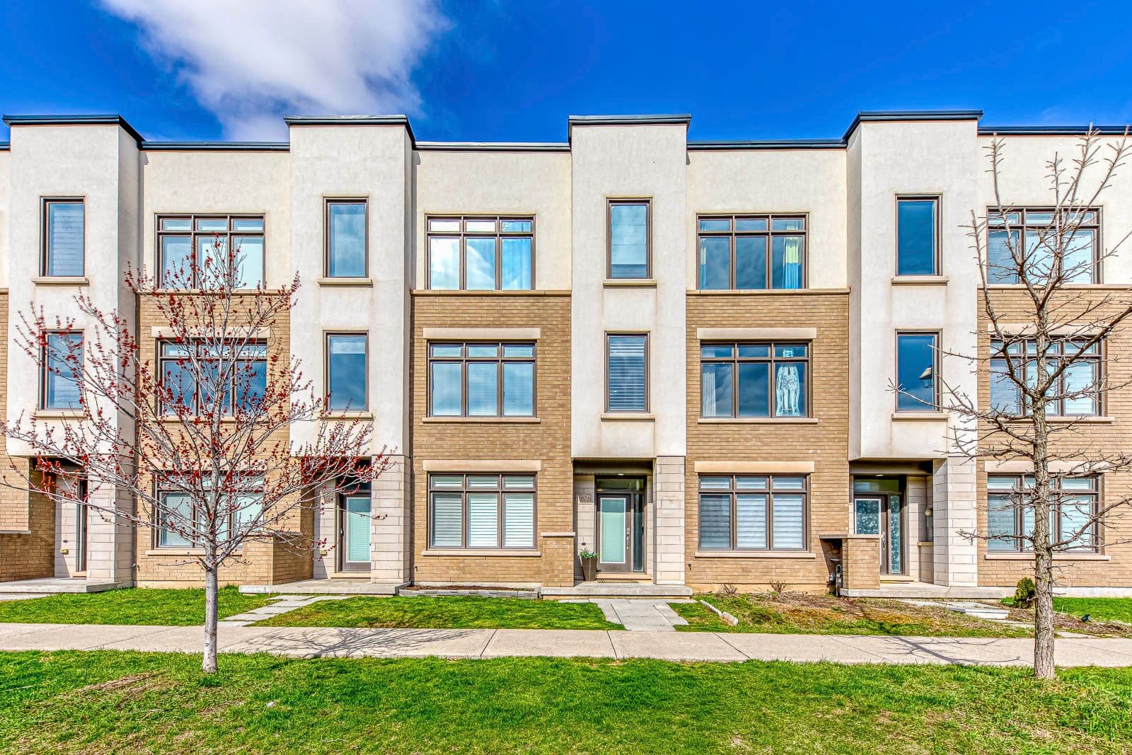 3075 Ernest Appelbe Boulevard, Oakville, ON L6H 0M1