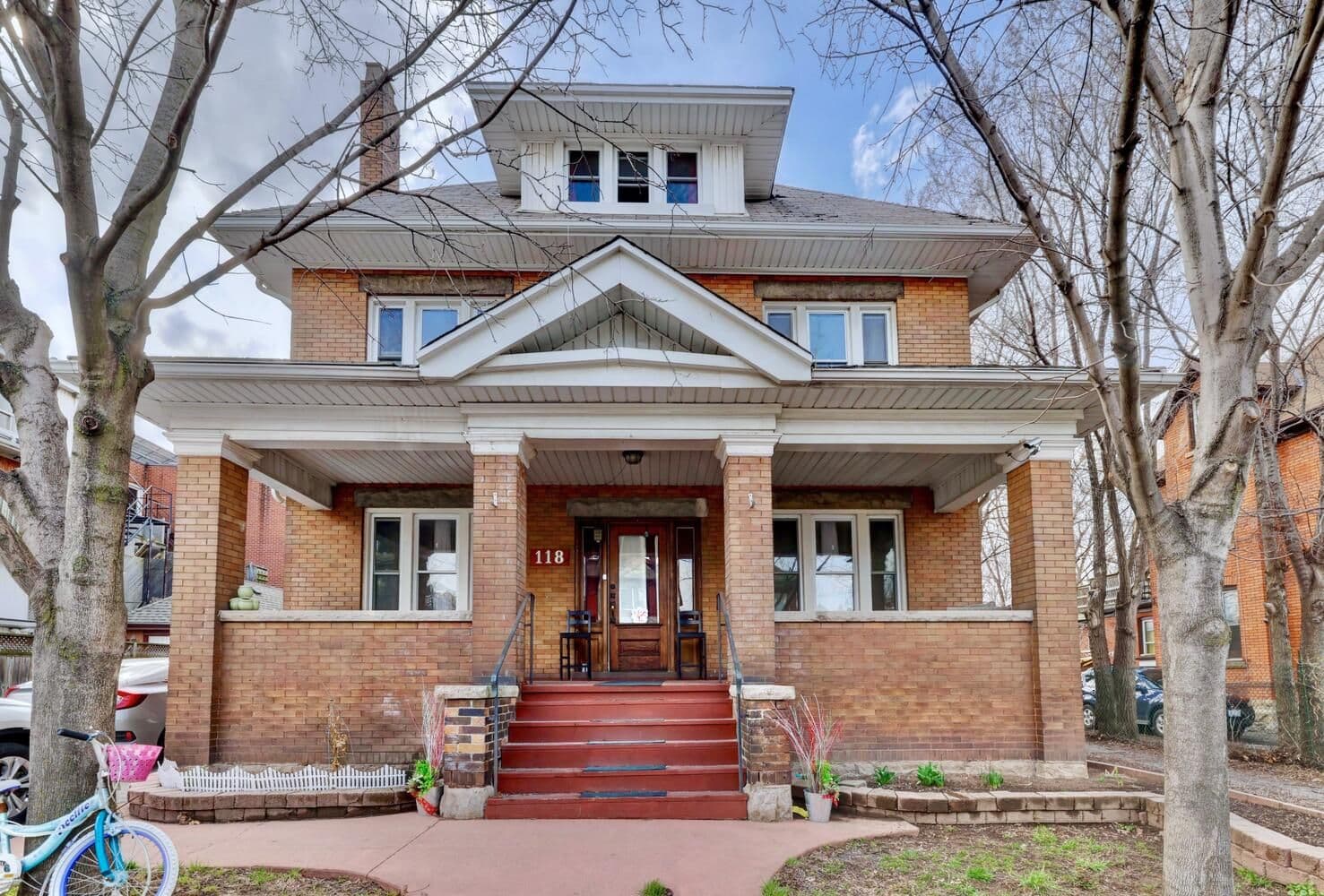 118 Fairholt Road S 3rd Flr, Hamilton, ON L8M 2T7