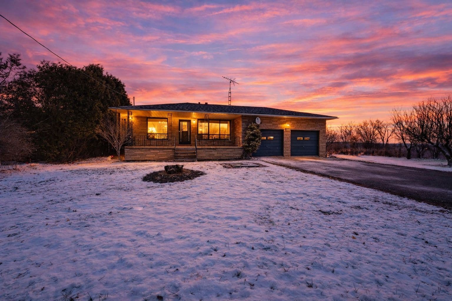 240 Mud Street W, Grimsby, ON L0R 1M0