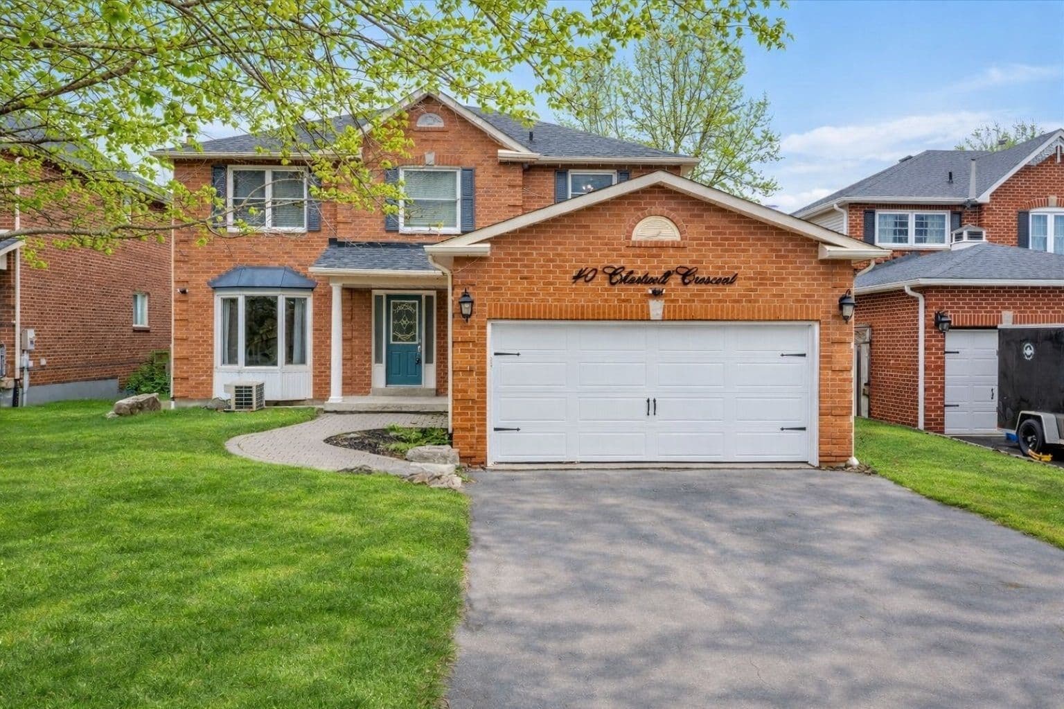 40 Chartwell Crescent, Georgina, ON L4P 3N8