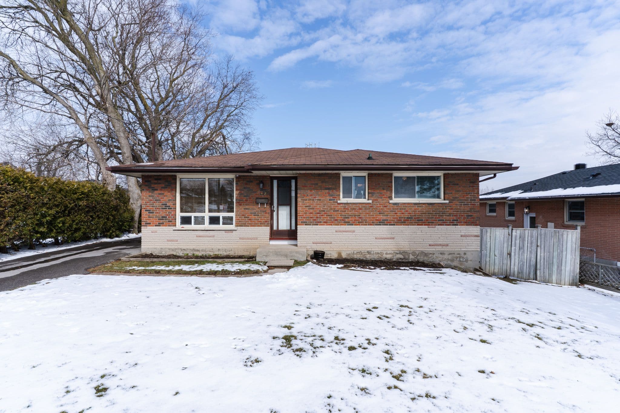 742 Chesterton Avenue, Oshawa, ON L1H 3J3