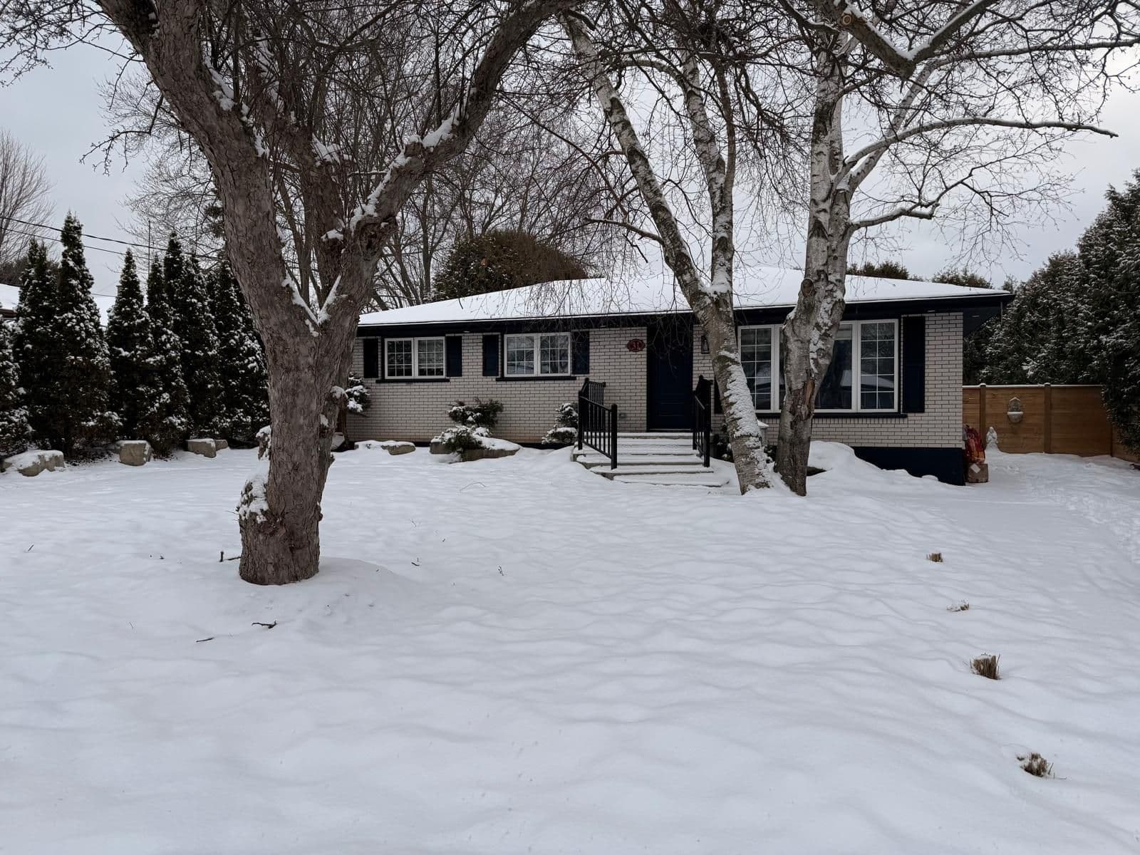 31 Varadi Avenue BASEMENT, Brantford, ON N3R 3N2