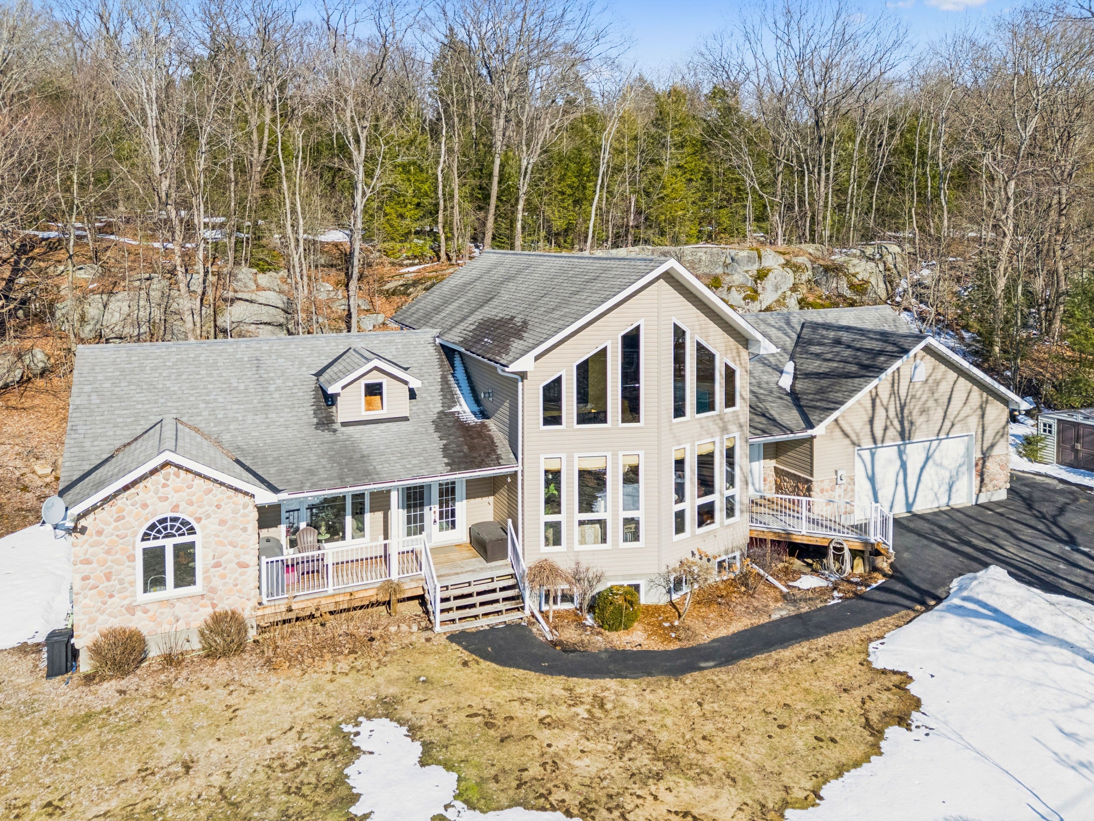 1441 Cedar Lane, Bracebridge, ON P1L 1W9