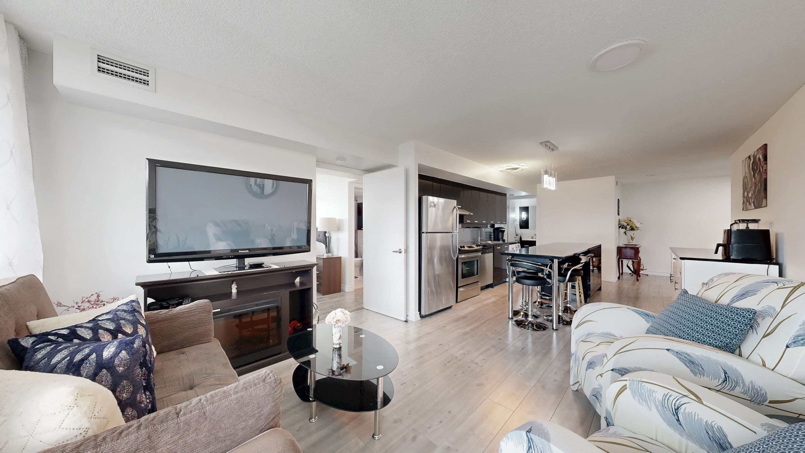 33 Singer Court 711, Toronto C15, ON M2K 0B4