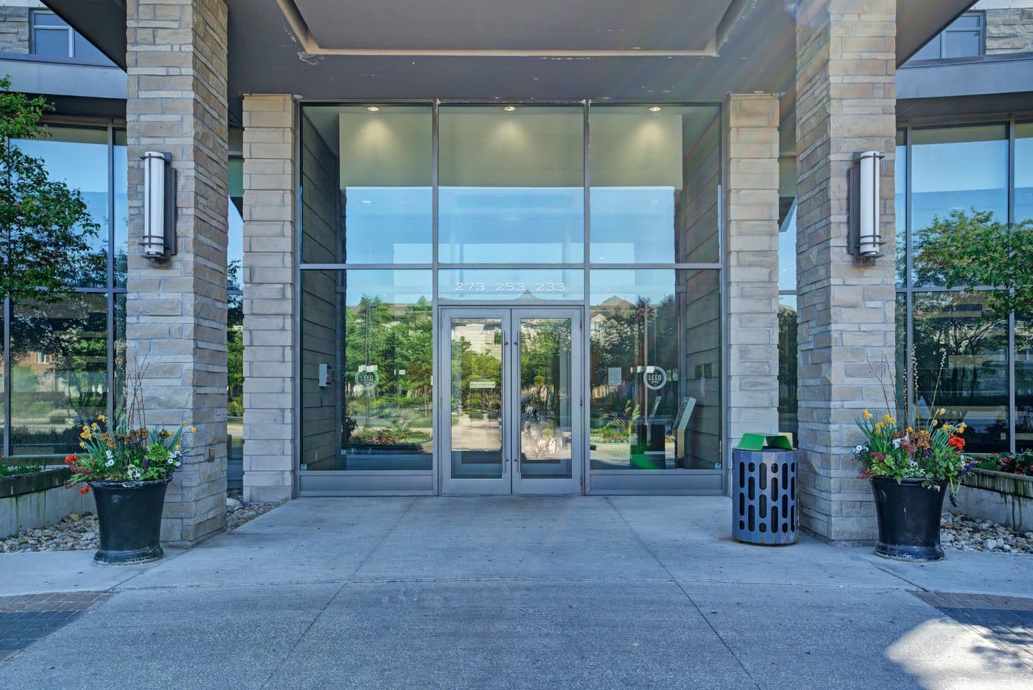 253 South Park Road Ph#2, Markham, ON L3T 0B5