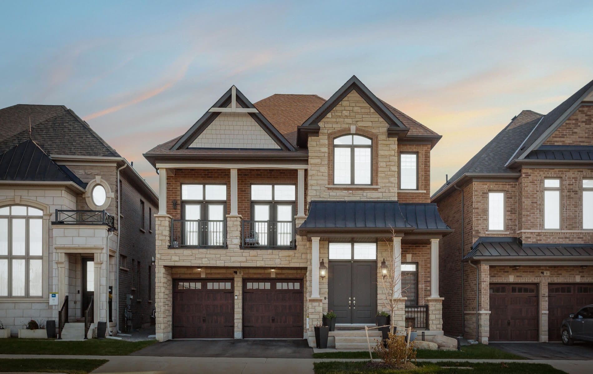 10 Settlers Road E, Oakville, ON L6H 0Y8