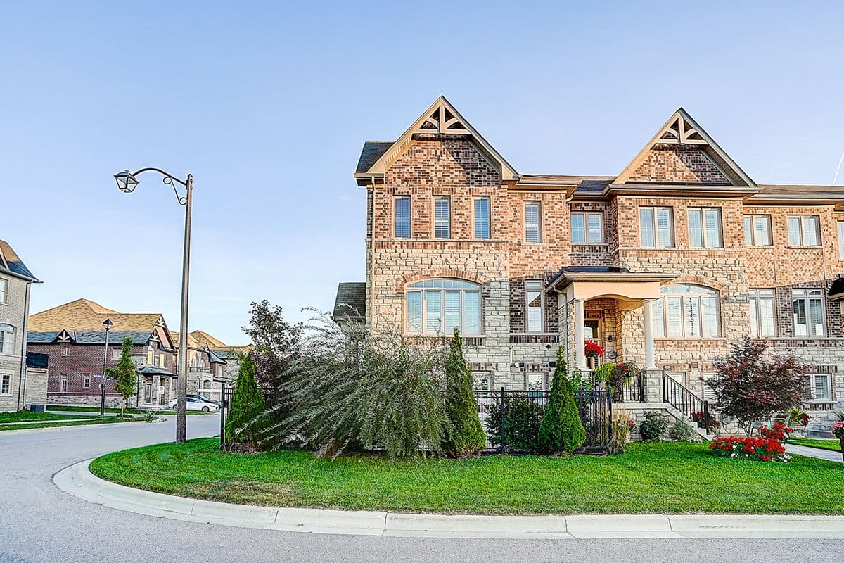 107 Beechborough Crescent, East Gwillimbury, ON L9N 0N9