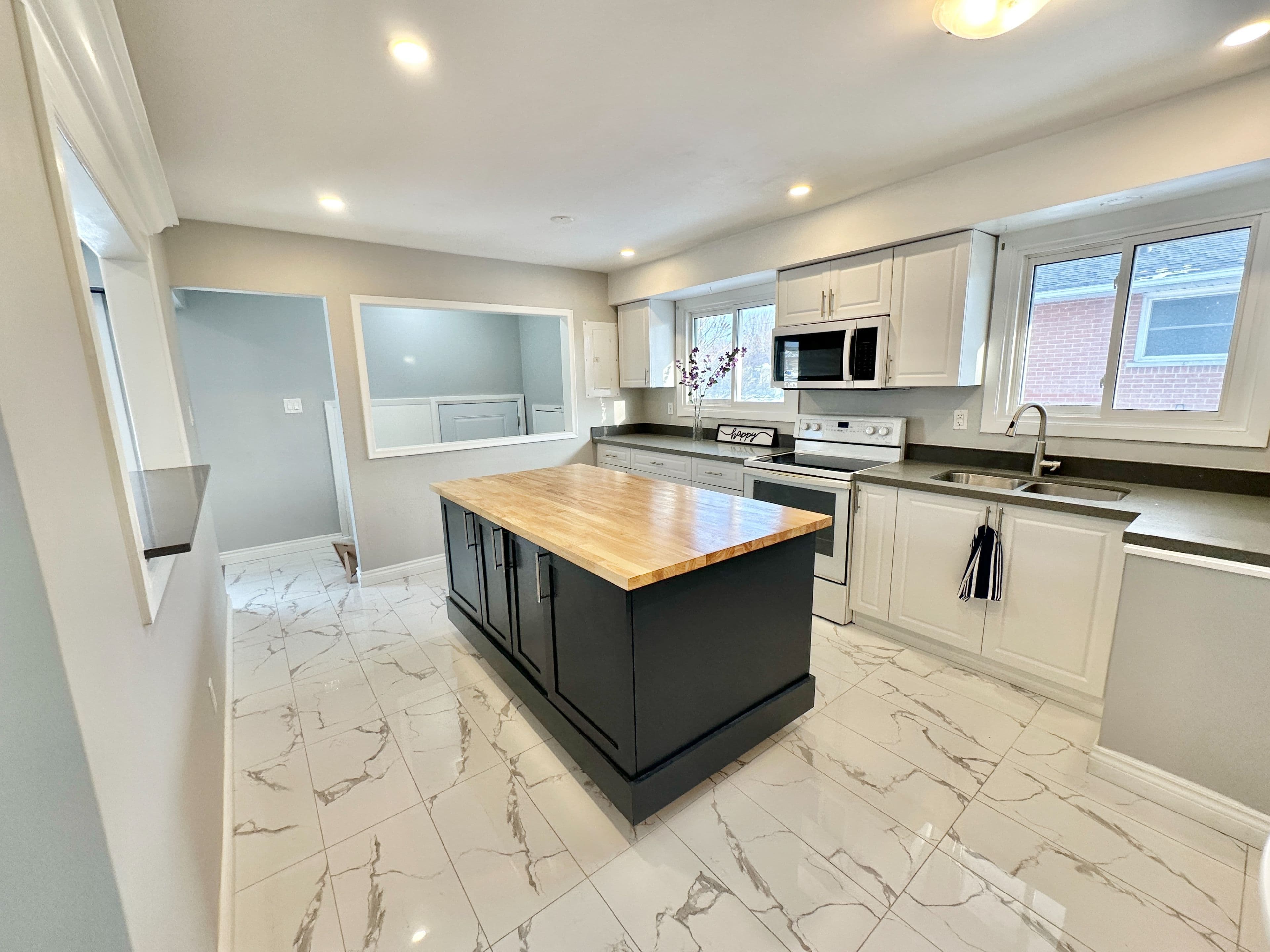 1398 Lakefield Street, Oshawa, ON L1J 3Y9