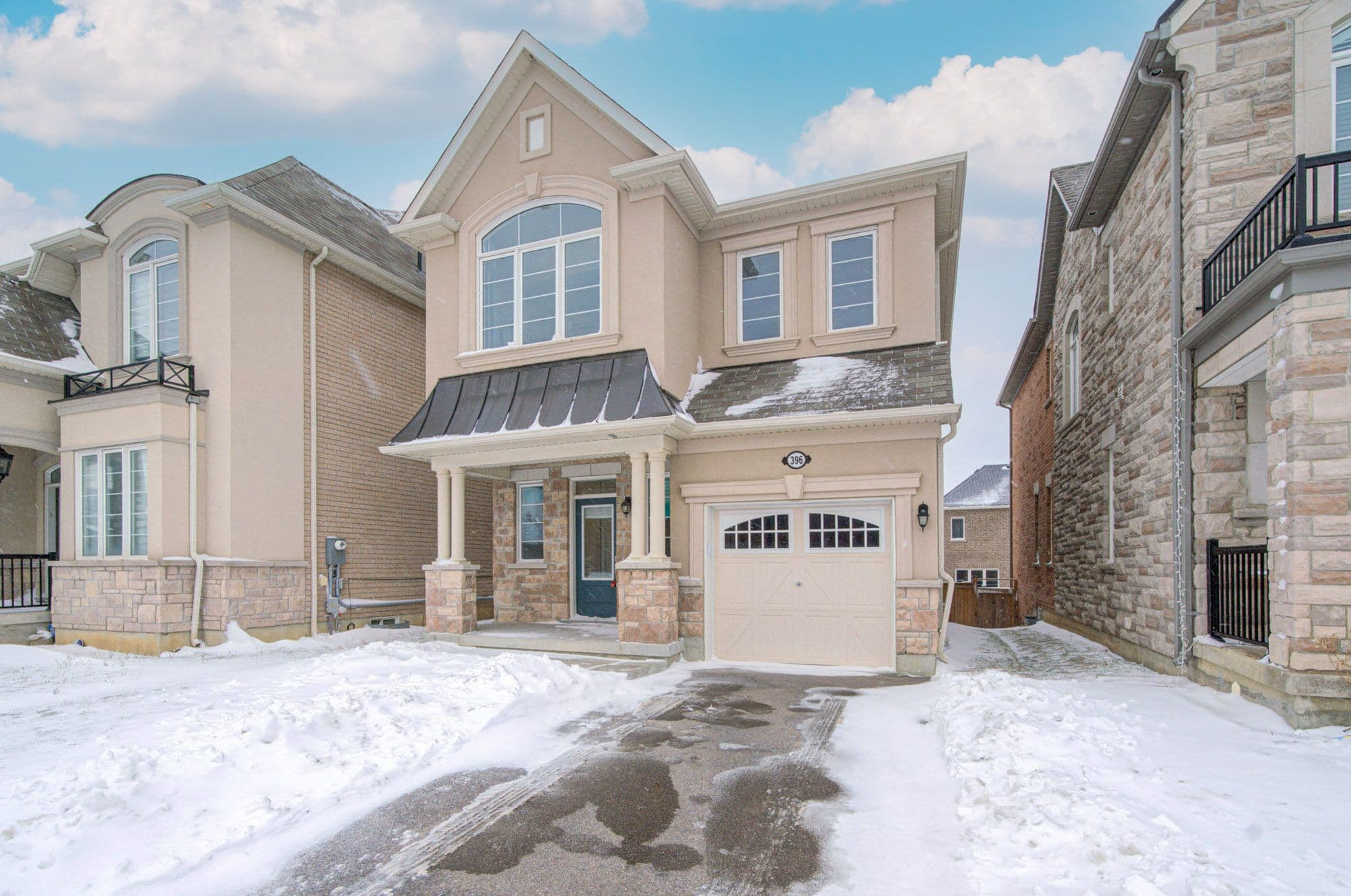 396 Thomas Phillips Drive, Aurora, ON L4G 0T2