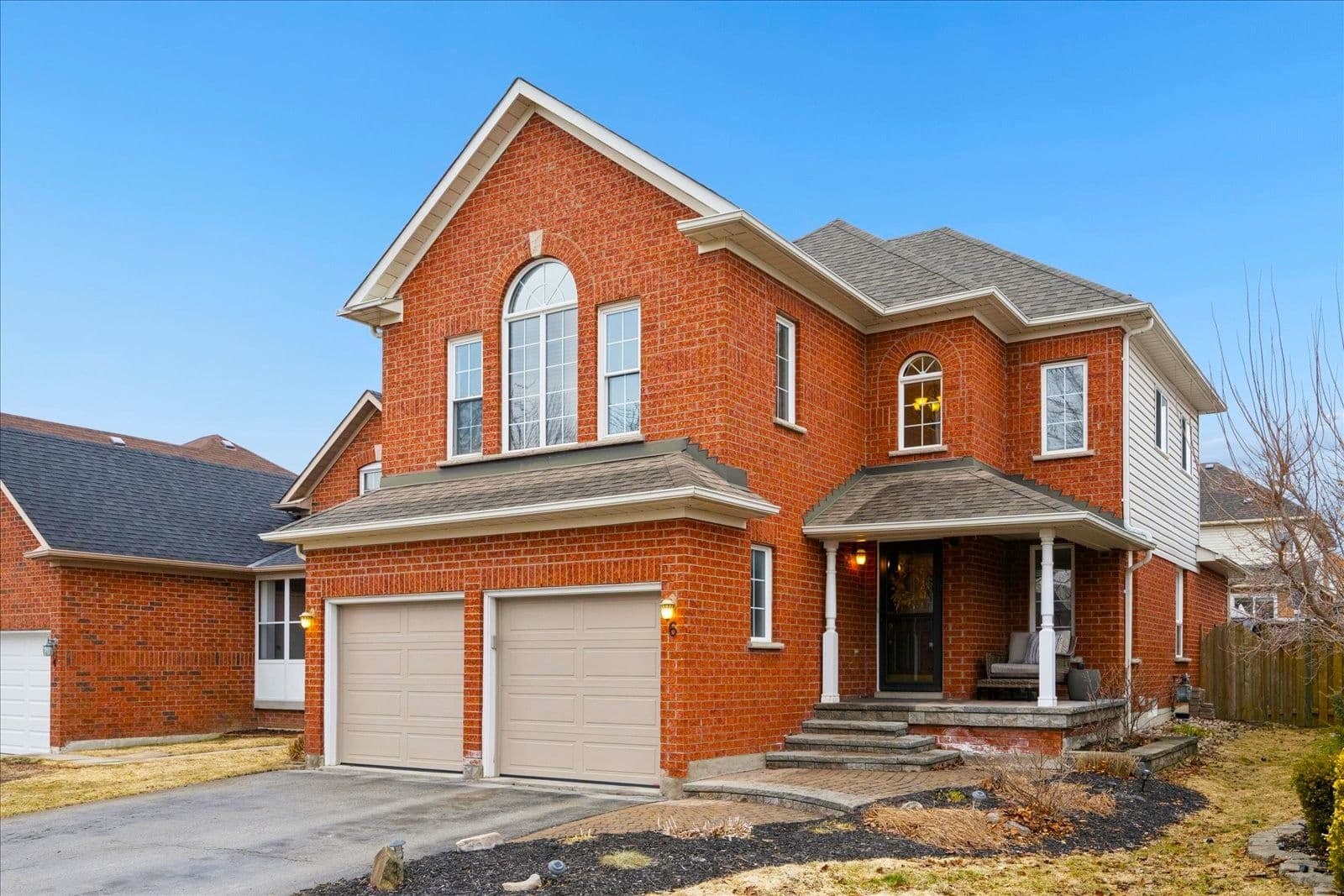 6 Joliette Place, Georgina, ON L4P 3Y9