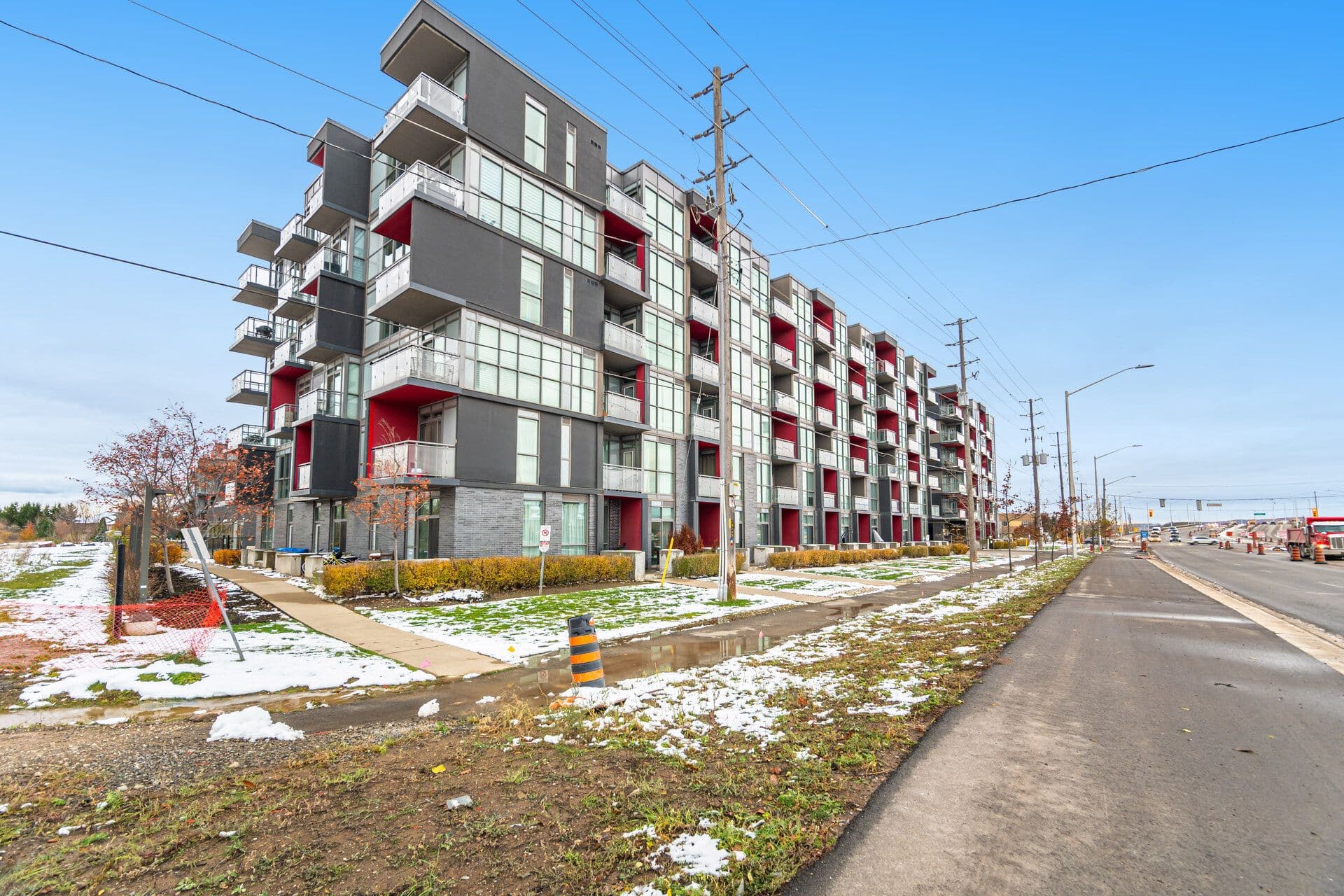 5240 Dundas Street B401, Burlington, ON L7L 0J6