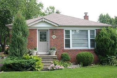 29 Maple Avenue N, Mississauga, ON L5H 2R9