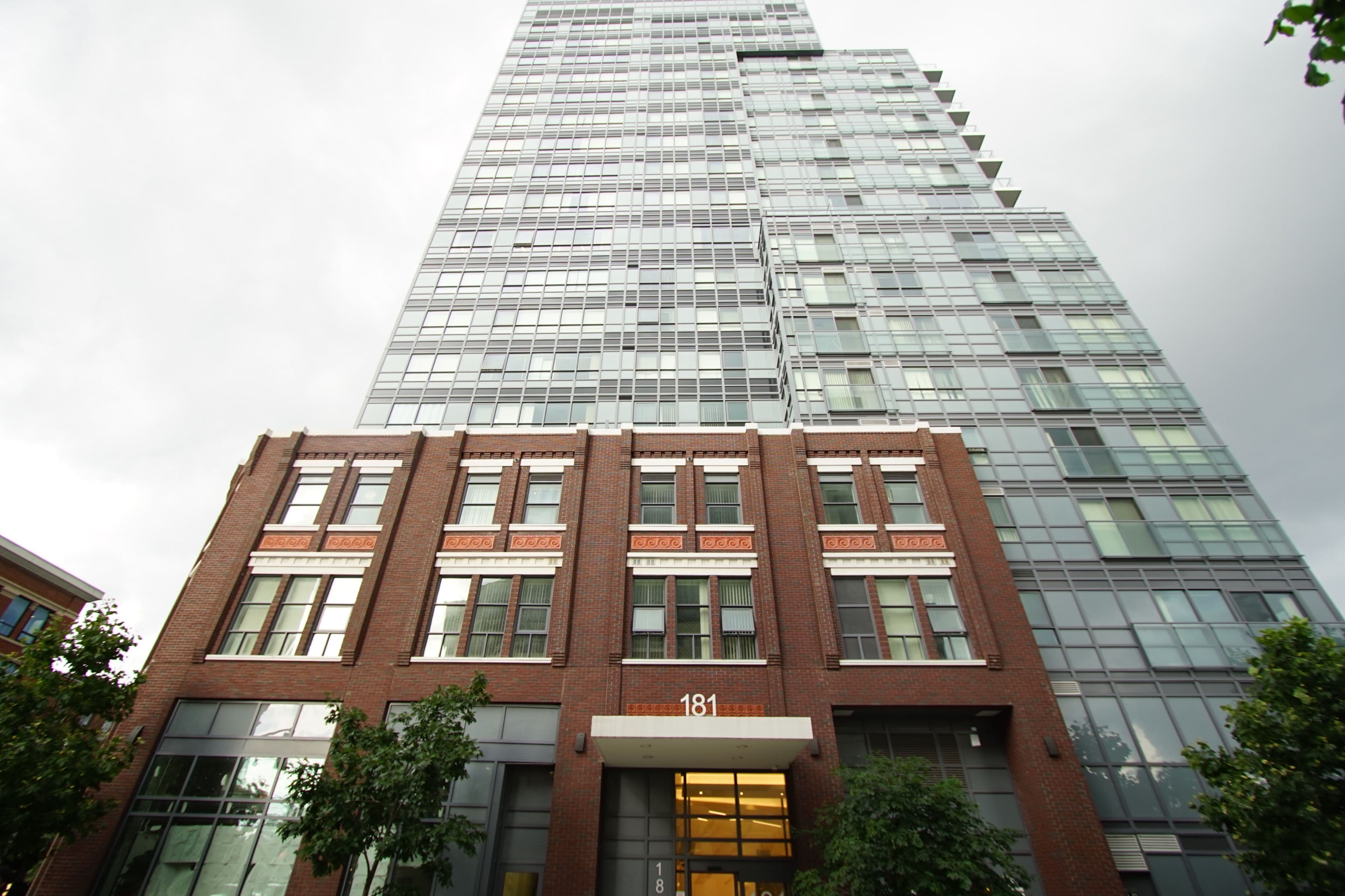 181 Huron Street 904, Toronto C01, ON M5T 0C1