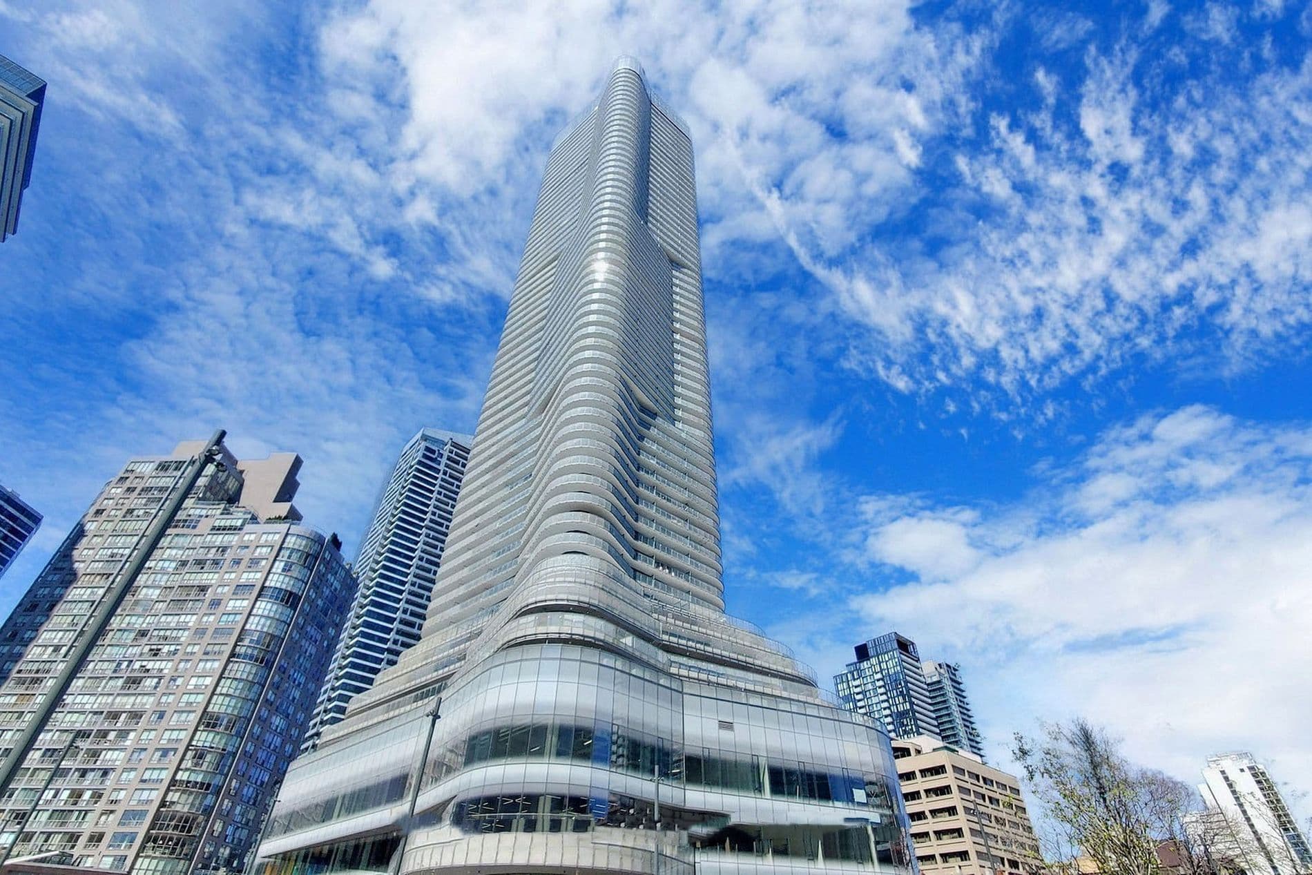 11 Wellesley Street W 709, Toronto C01, ON M4Y 0G4