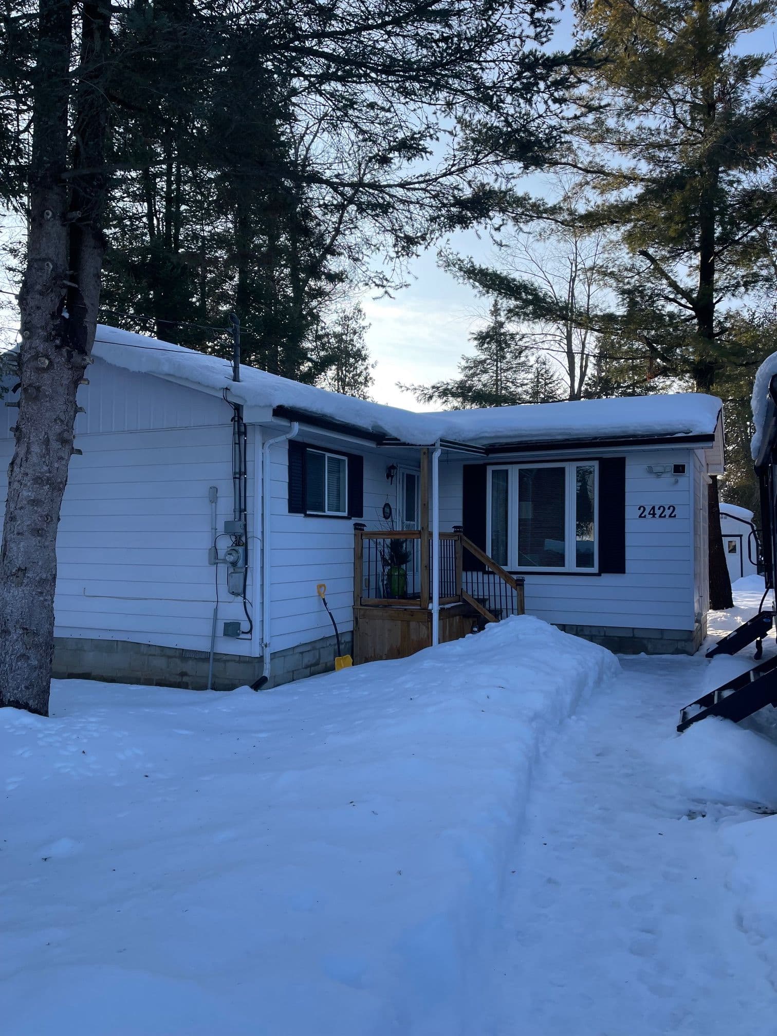 2422 25th Side Road, Innisfil, ON L9S 3Y7