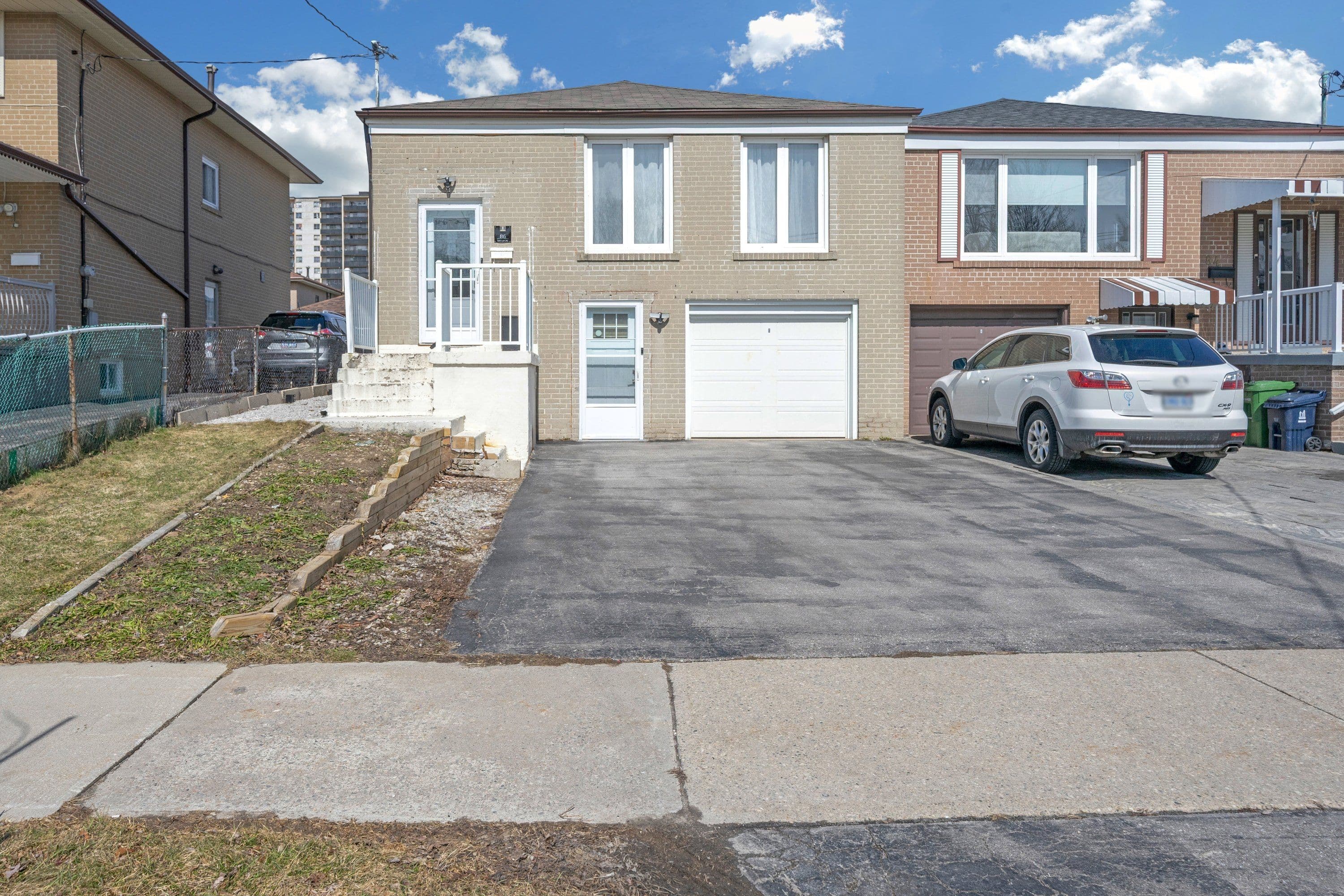 86 Topcliff Avenue, Toronto W05, ON M3N 1L8