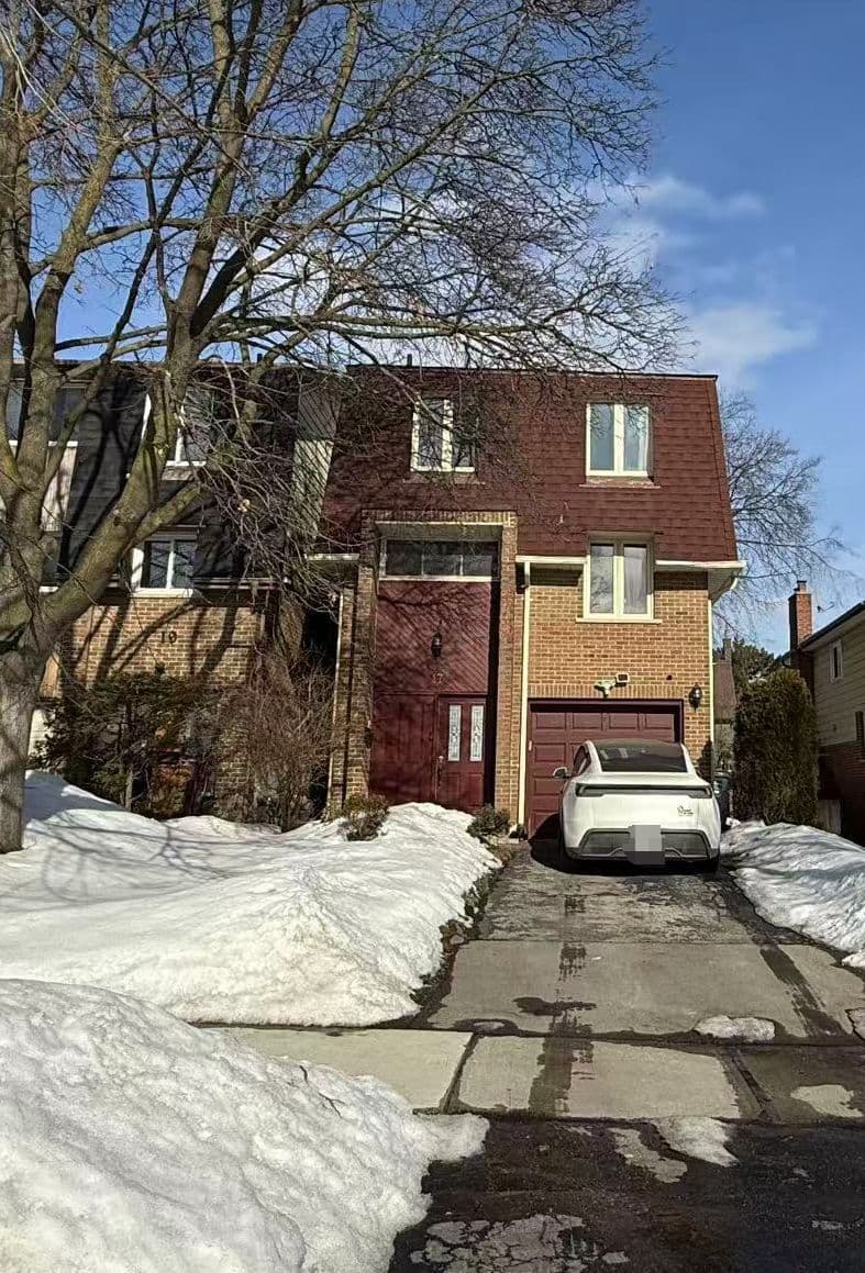 17 Harnworth Drive, Toronto C15, ON M2H 3C1