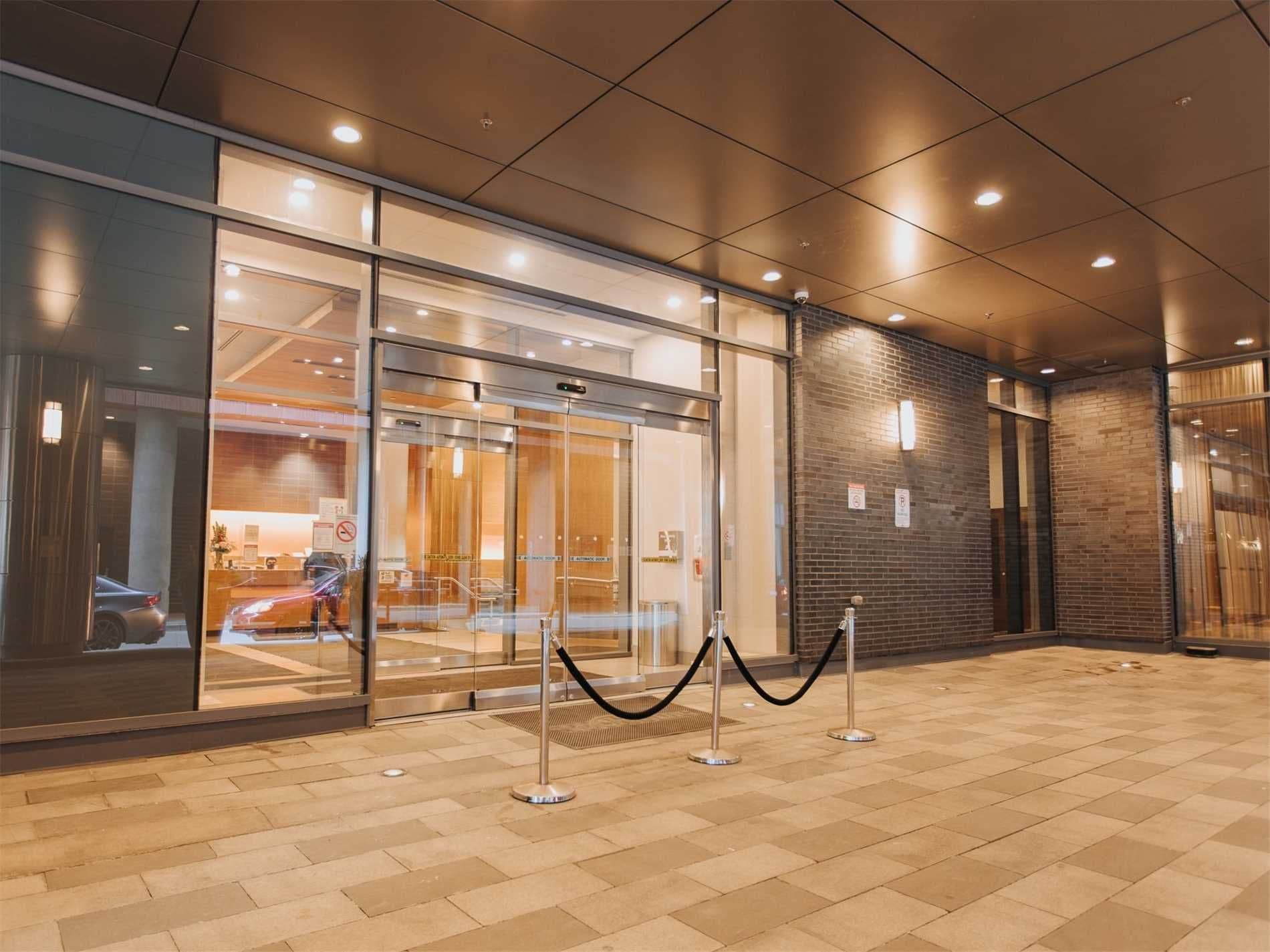 295 Adelaide Street W 1605, Toronto C01, ON M5V 0L4