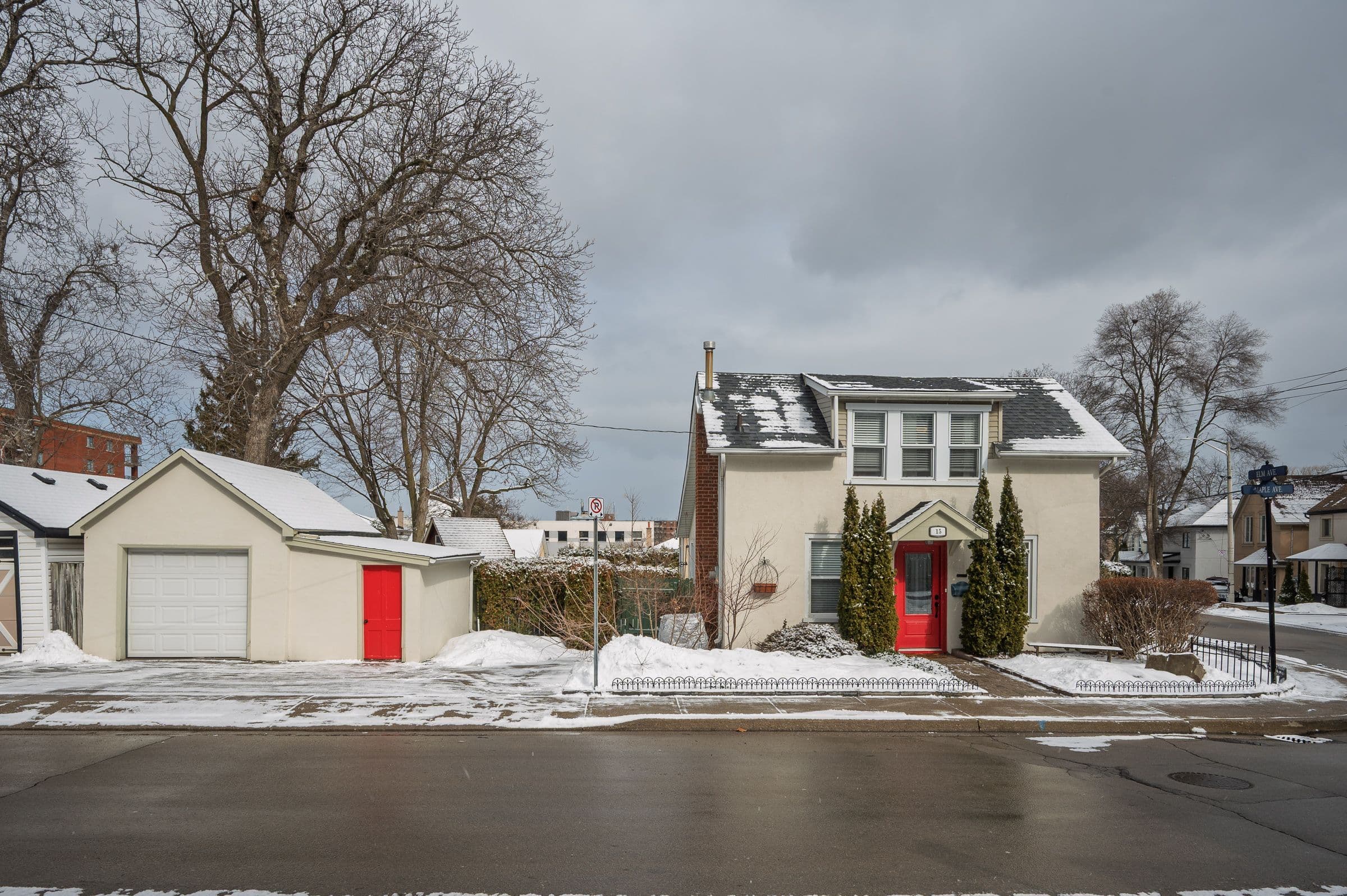 15 Maple Avenue, Hamilton, ON L8G 2P1