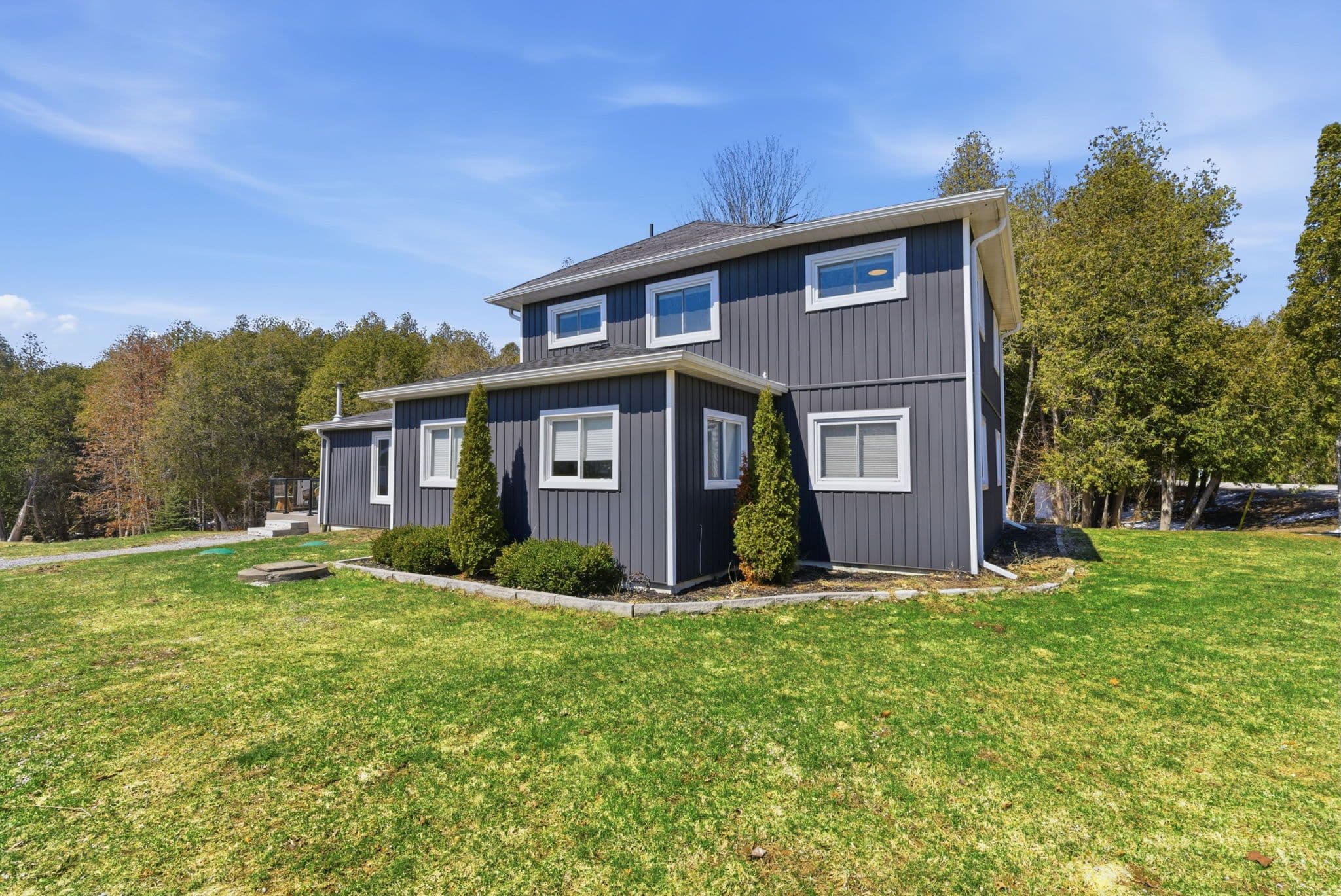 7704 Leskard Road, Clarington, ON L0B 1M0