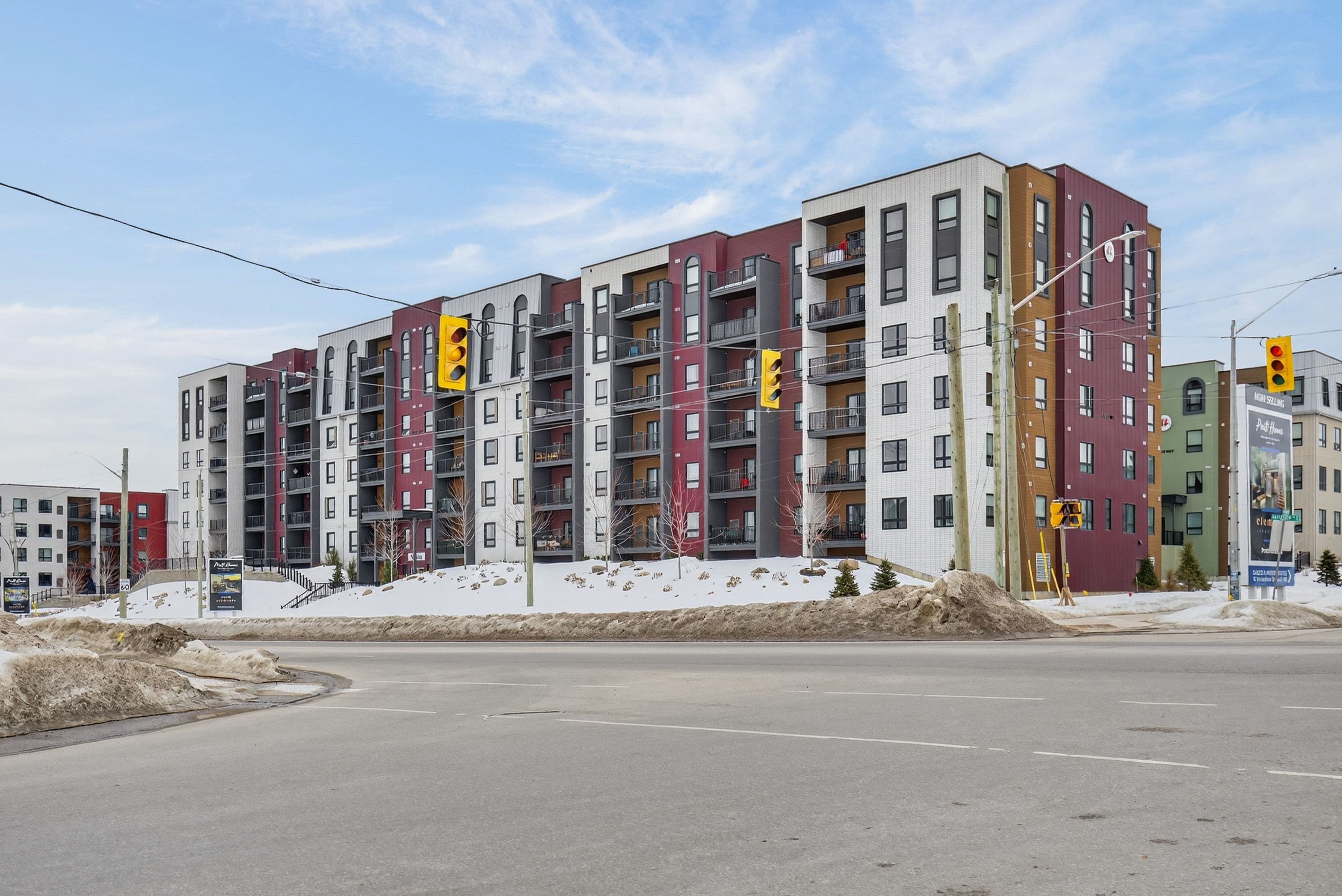 4 Spice Way 314, Barrie, ON L9J 0M2