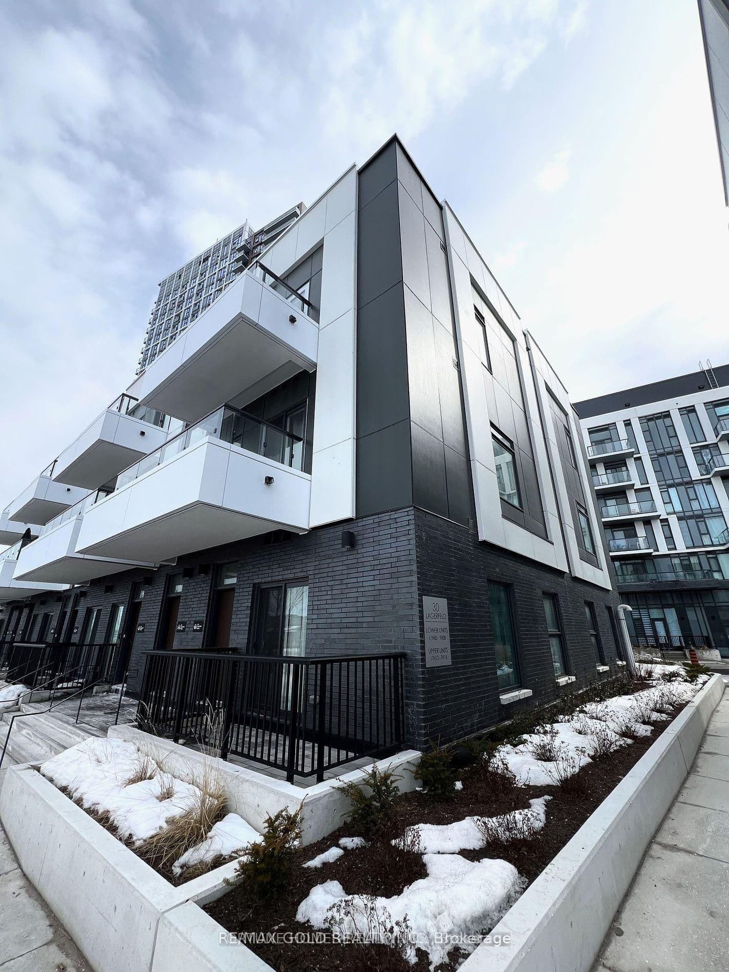 30 Lagerfeld Drive 8, Brampton, ON L7A 5L5