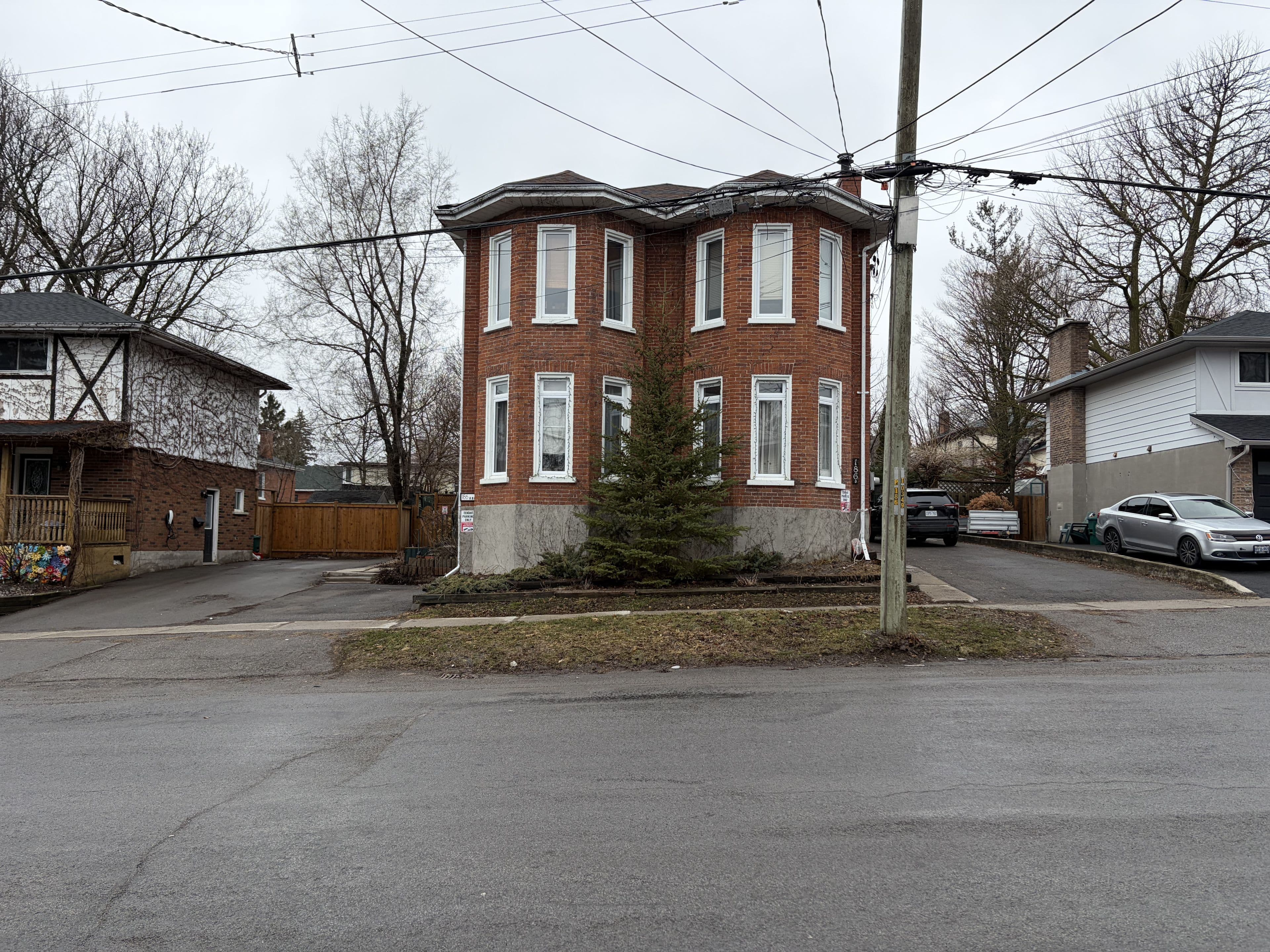 186 Albert Street B, Belleville, ON K8N 3N4