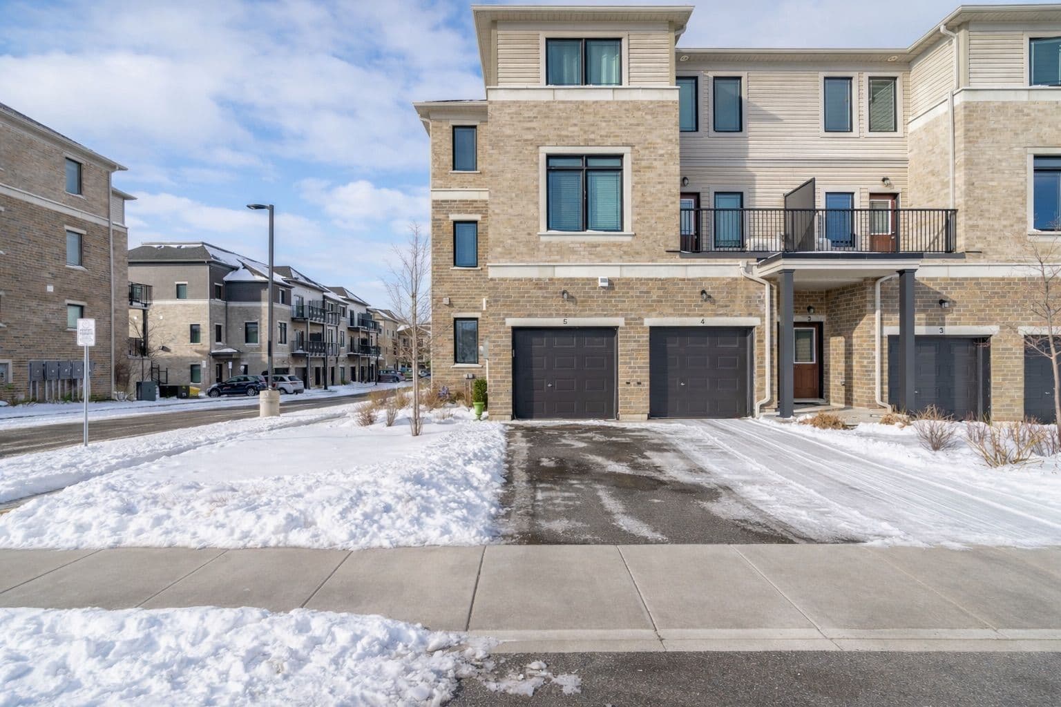 107 Westra Drive 5, Guelph, ON N1K 0A5