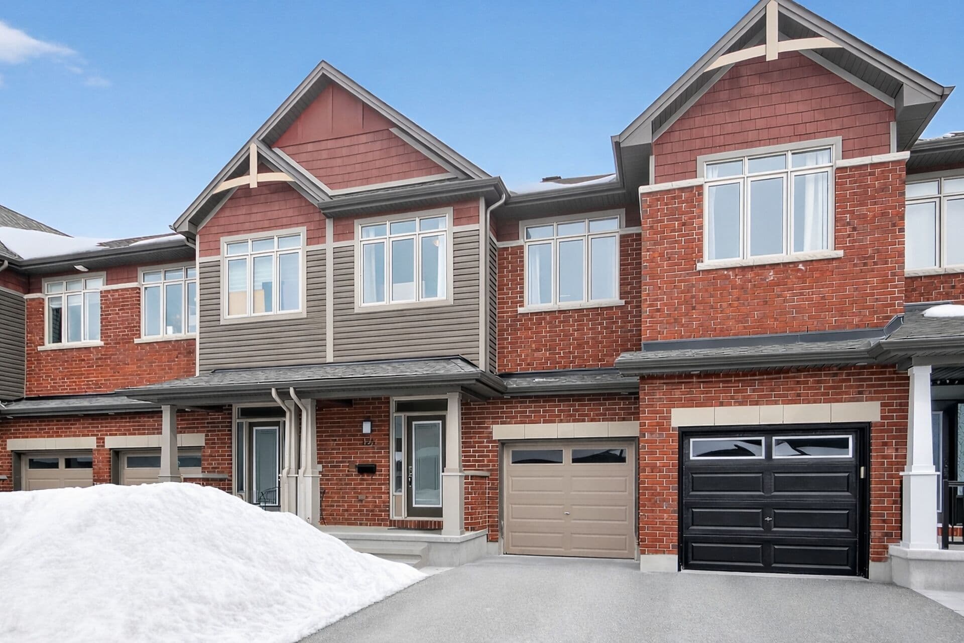 124 Overberg Way, Kanata, ON K2S 0J7