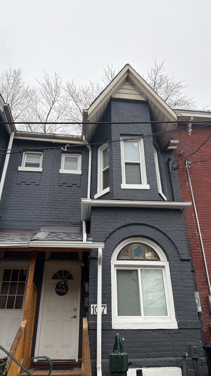 107 Pape Avenue Upper, Toronto E01, ON M4M 2V7