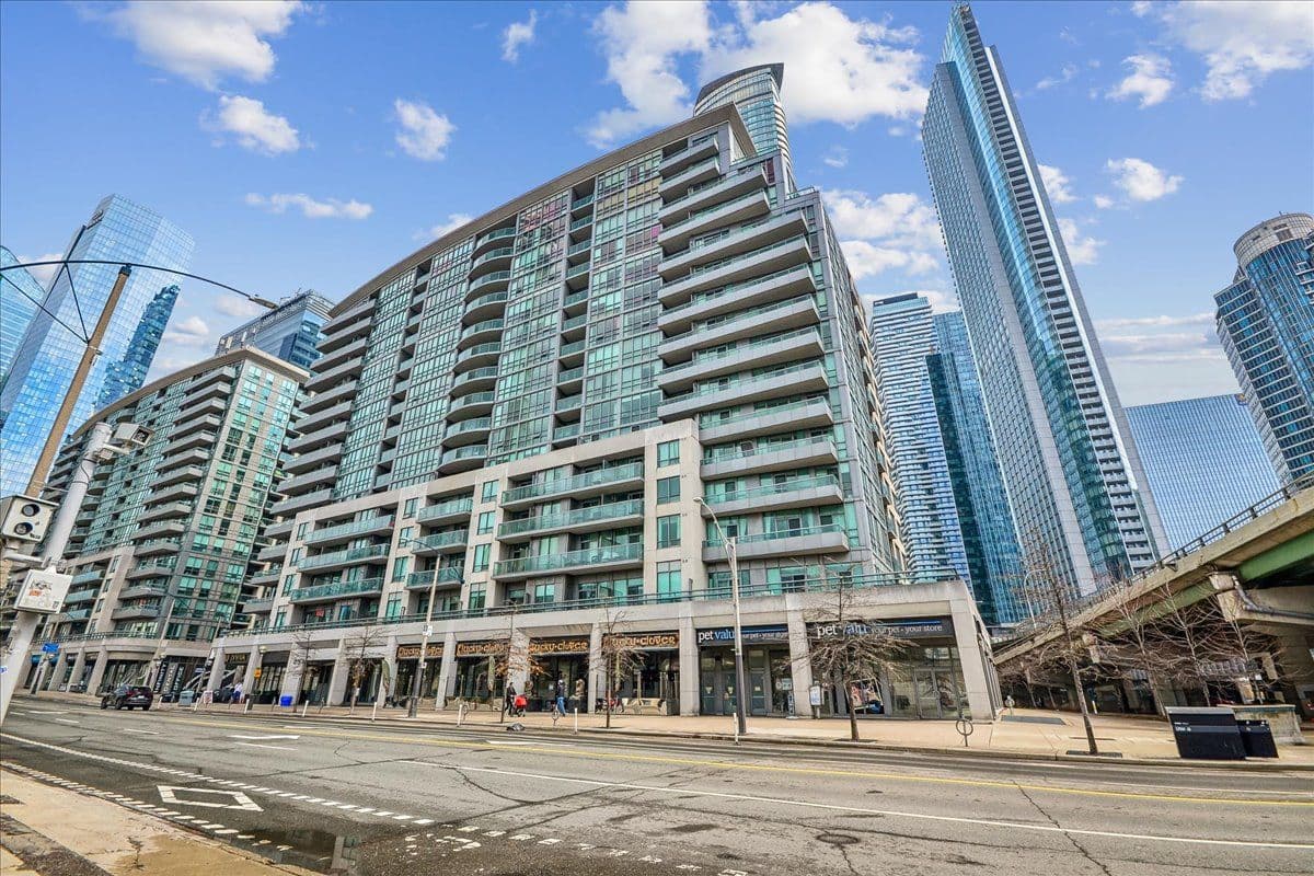 25 Lower Simcoe Street 326, Toronto C01, ON M5J 3A1
