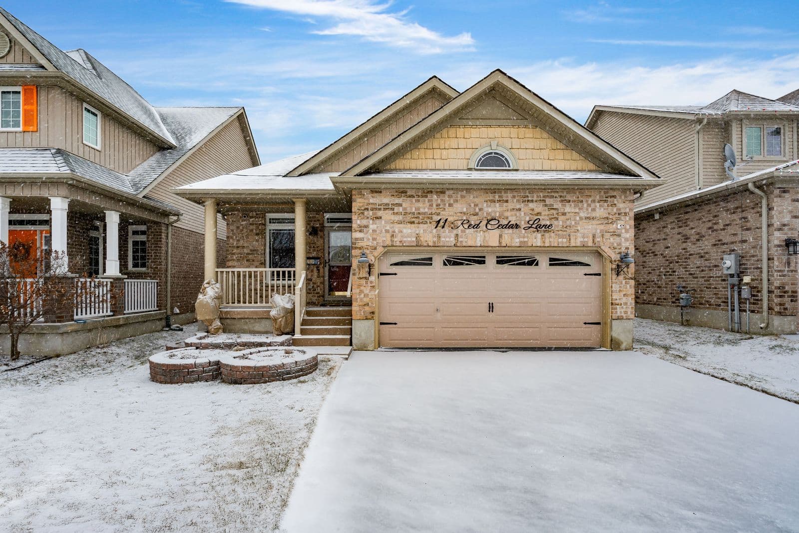 11 Red Cedar Lane, Essa, ON L3W 0P5