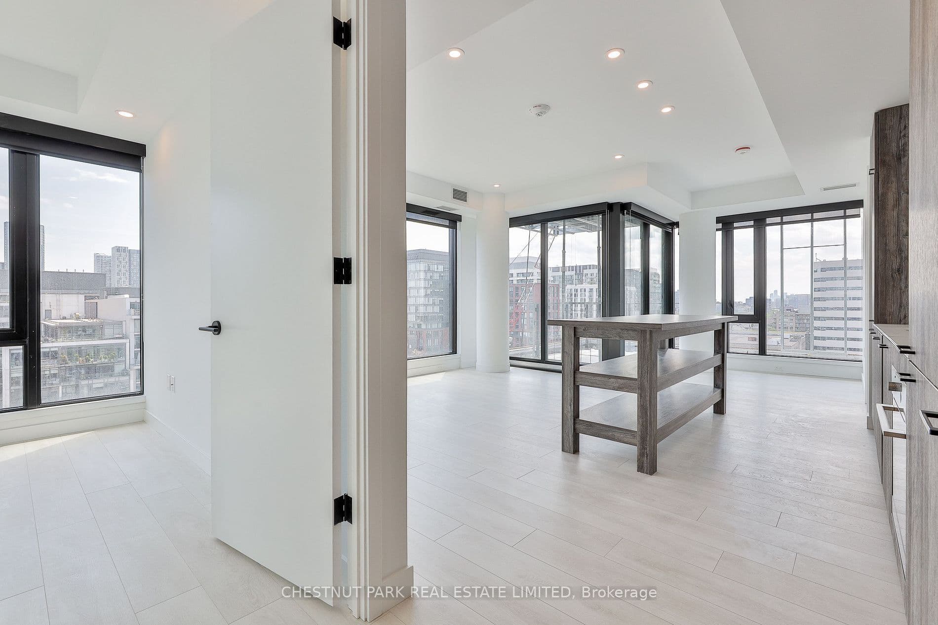 505 Richmond Street W 806, Toronto C01, ON M5V 1Y3