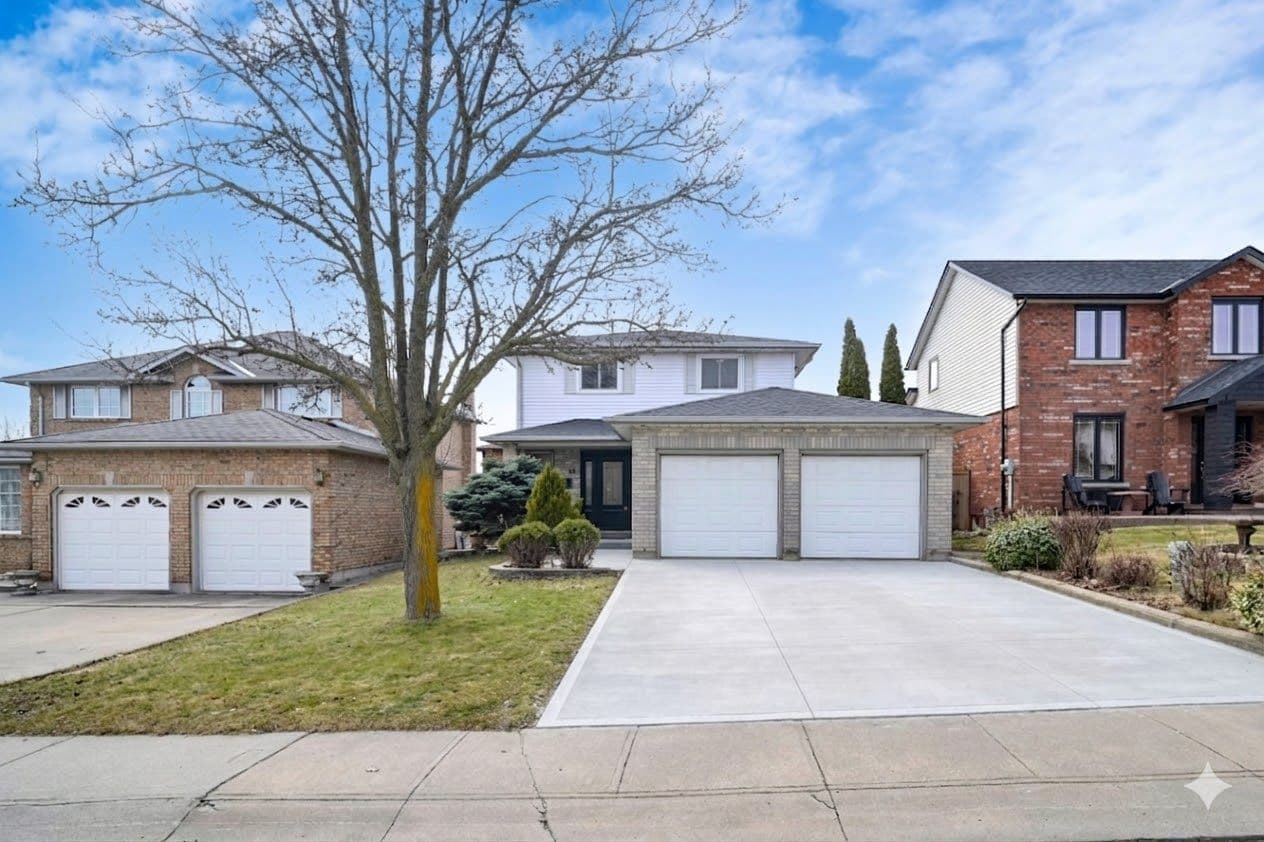 62 Como Place, Hamilton, ON L9B 1Y4