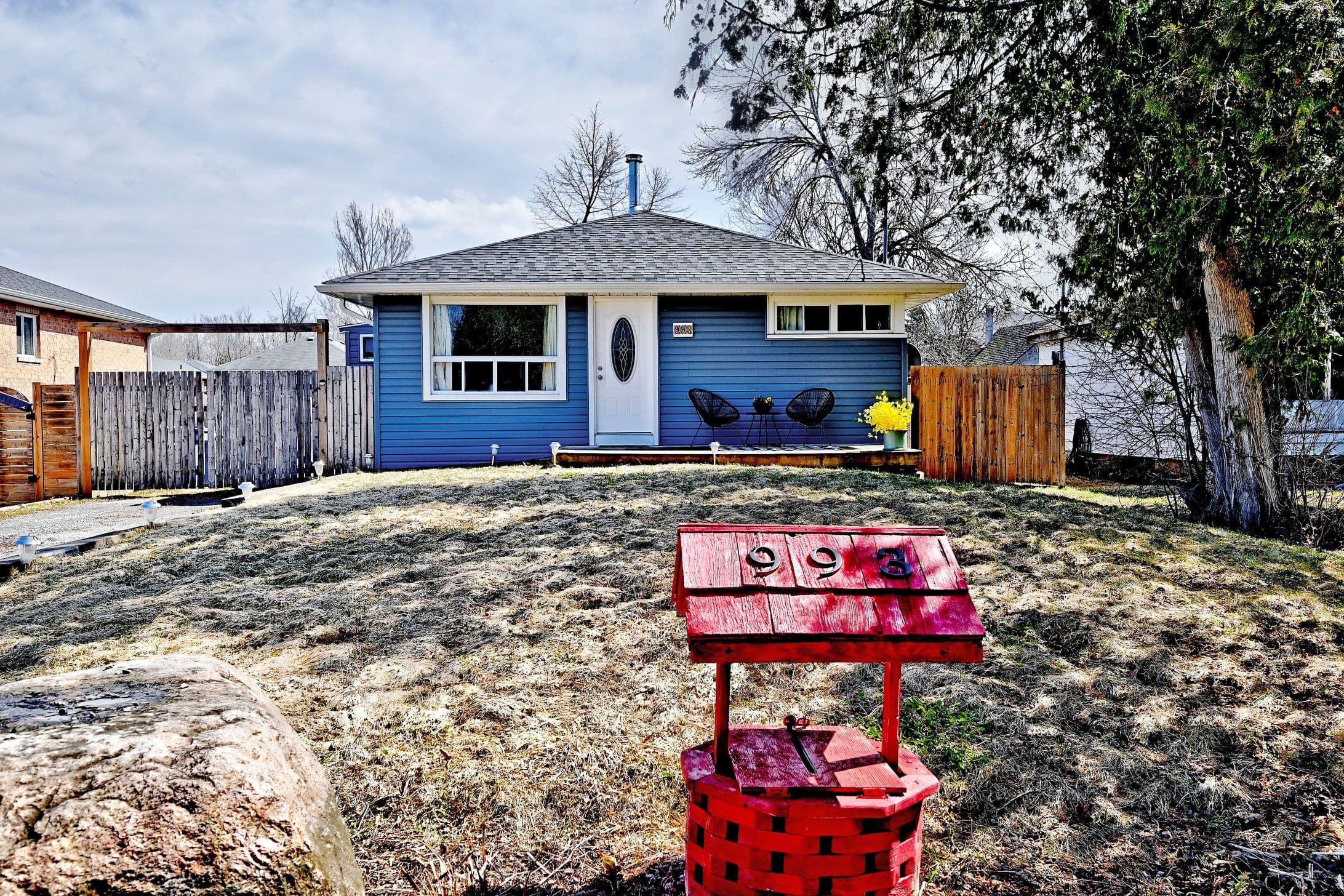 993 Barton Avenue, Georgina, ON L4P 3E9