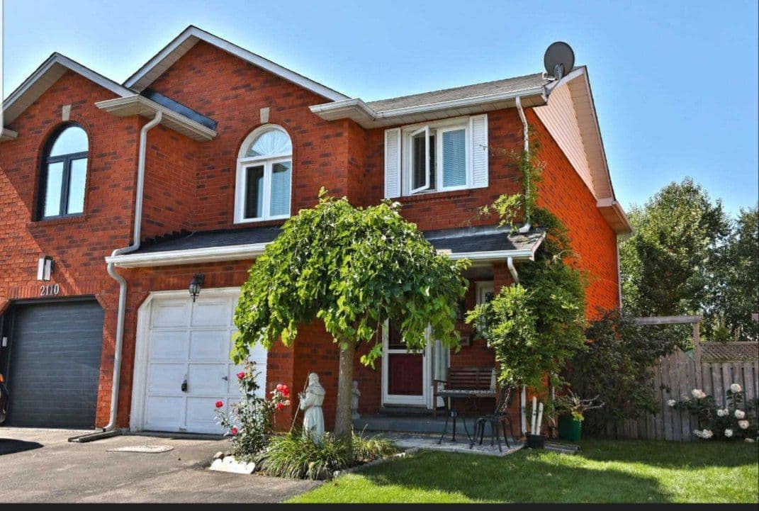 2112 Chrisdon Road, Burlington, ON L7M 3S5