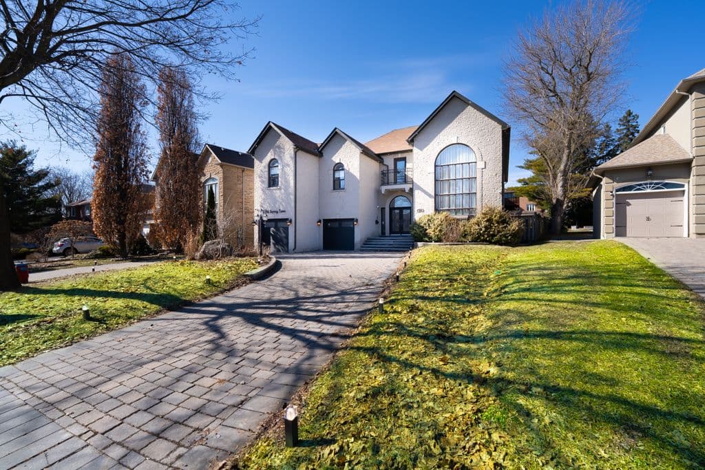 126 Old Surrey Lane, Richmond Hill, ON L4C 8S6