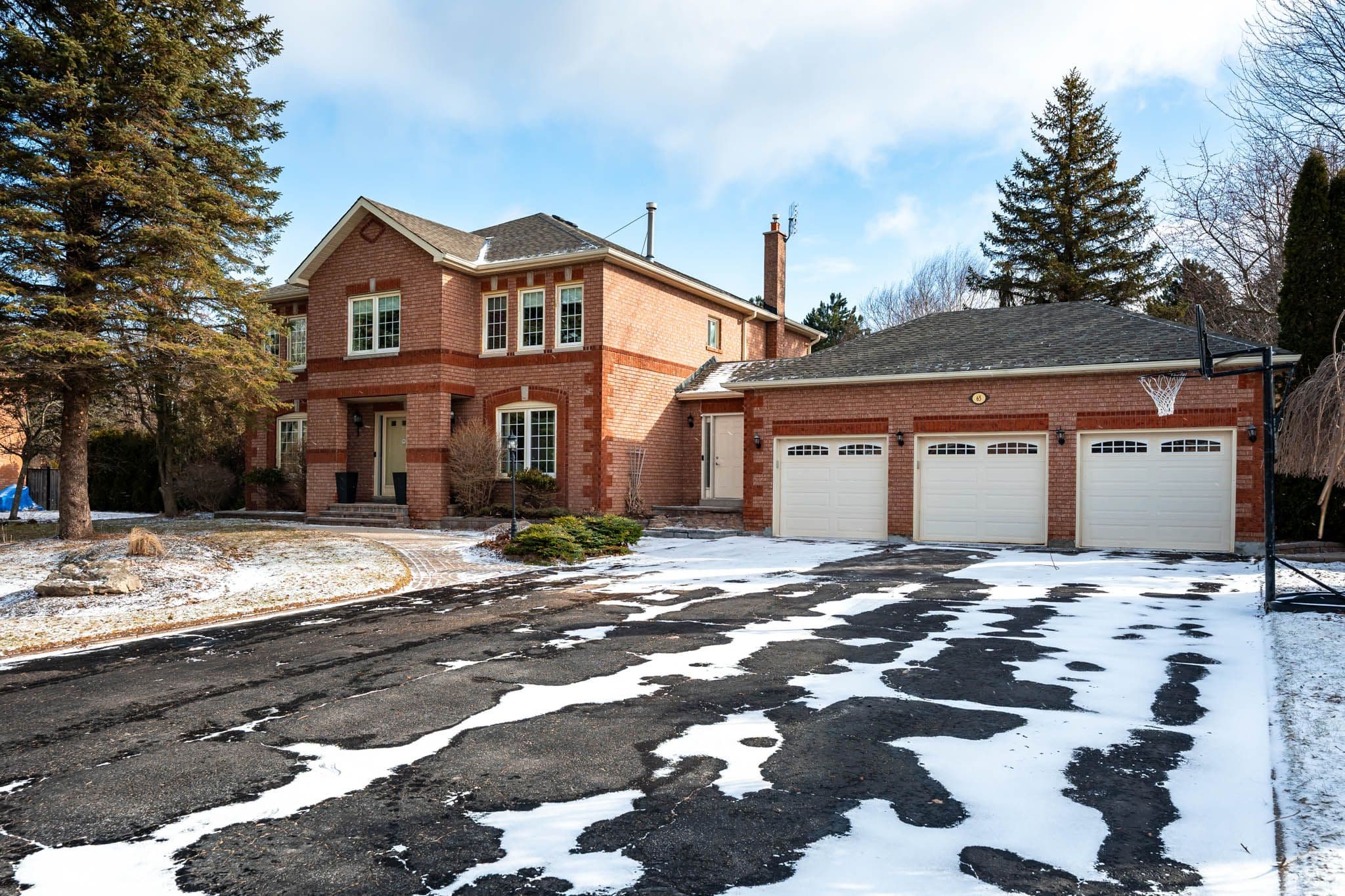 65 Hawthorne Road, Mono, ON L9W 6G7