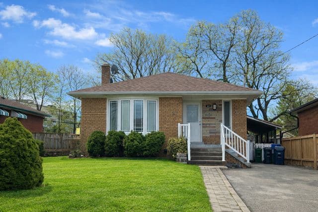 27 Safari Street, Toronto E04, ON M1K 3R1