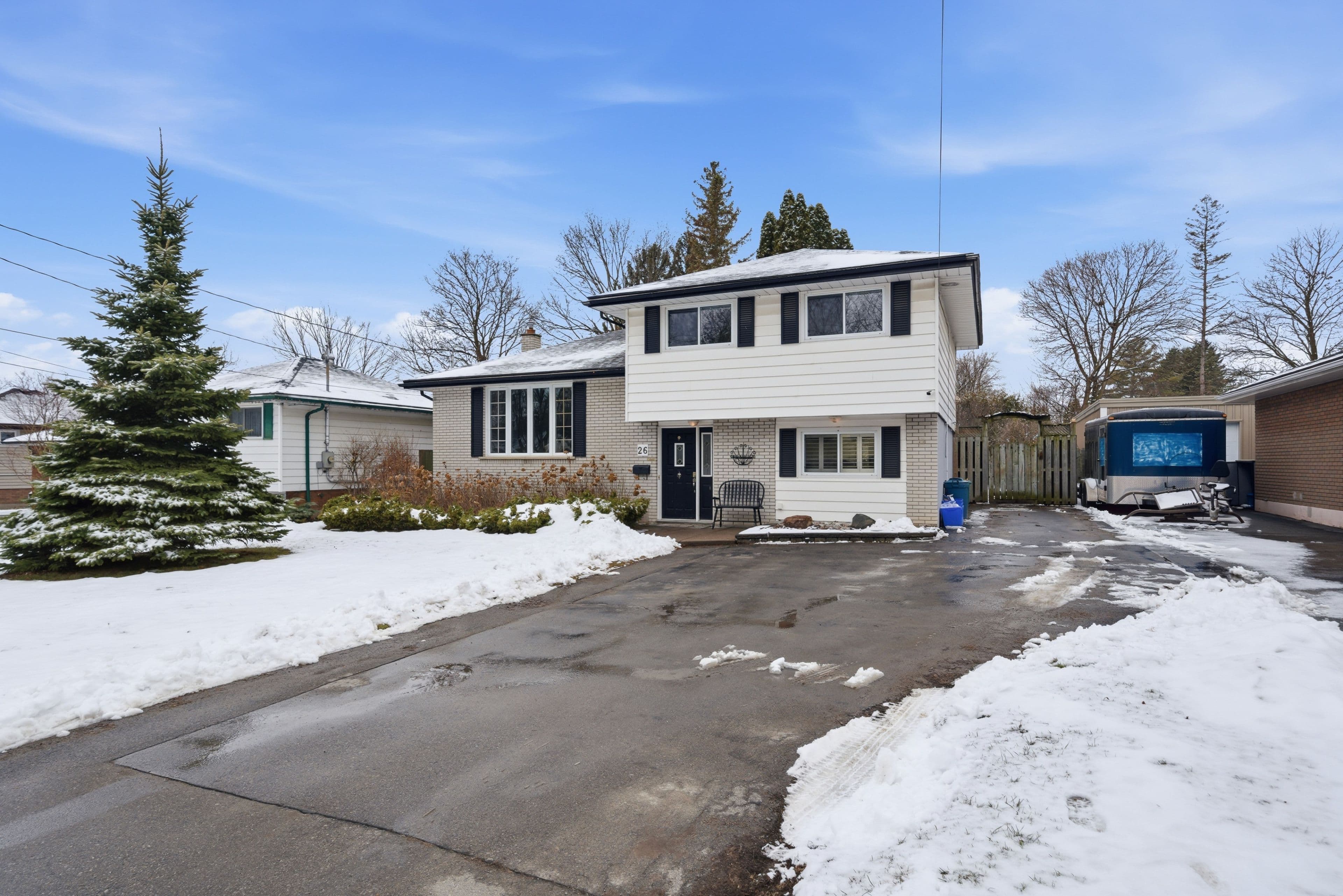 26 Applewood Drive, Belleville, ON K8P 4E2