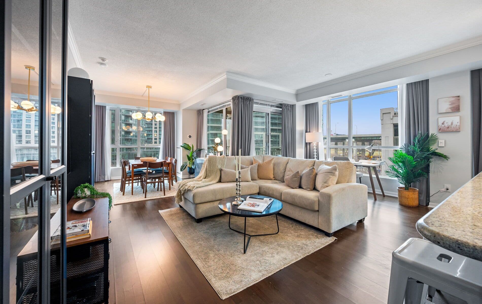 628 Fleet Street 506, Toronto C01, ON M5V 1A8