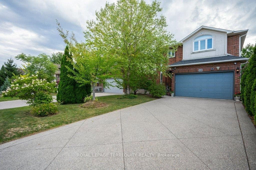 15 Armour Crescent, Hamilton, ON L9K 1S1