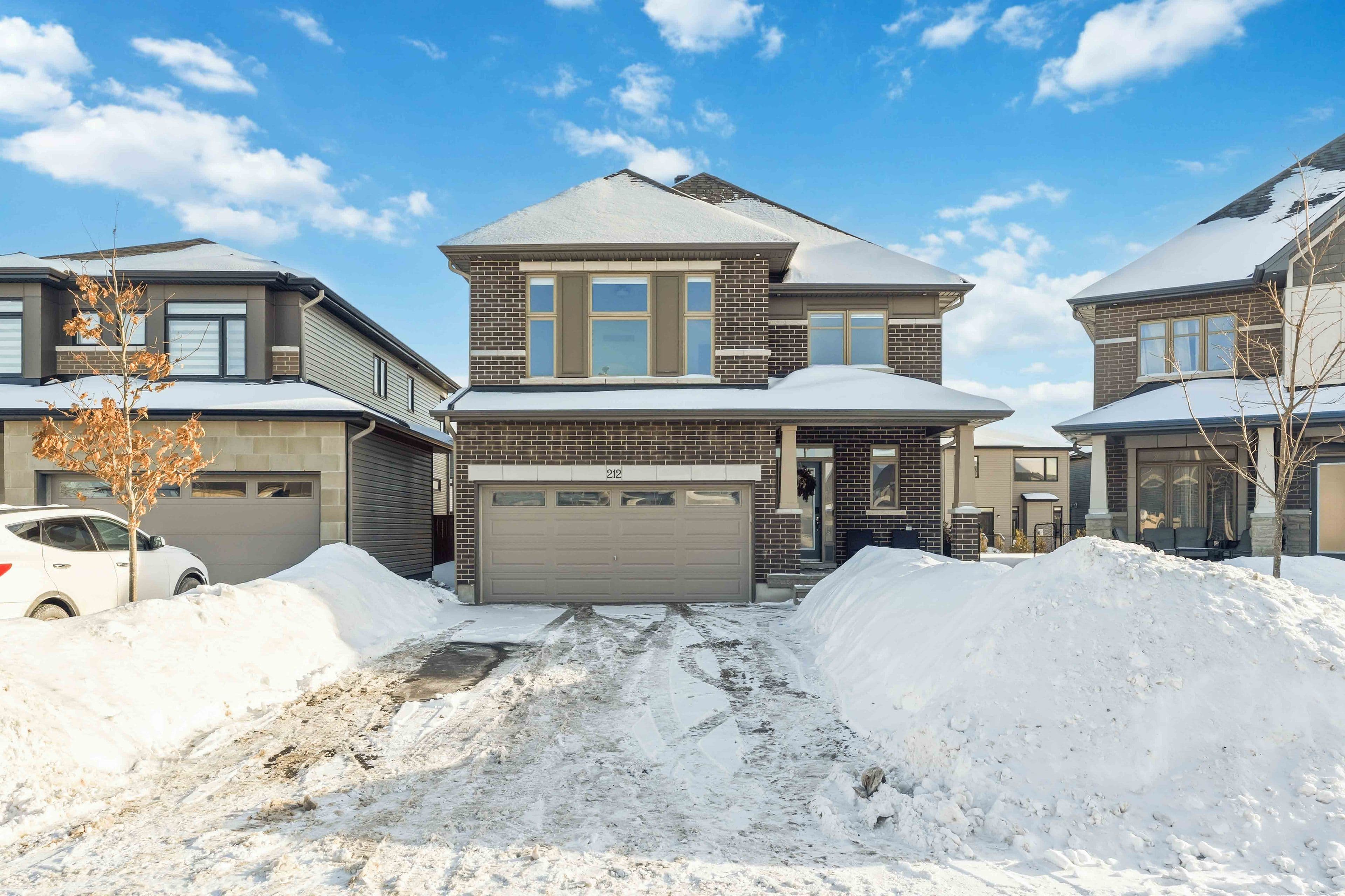 212 Reisling Way, Leitrim, ON K1T 0X1