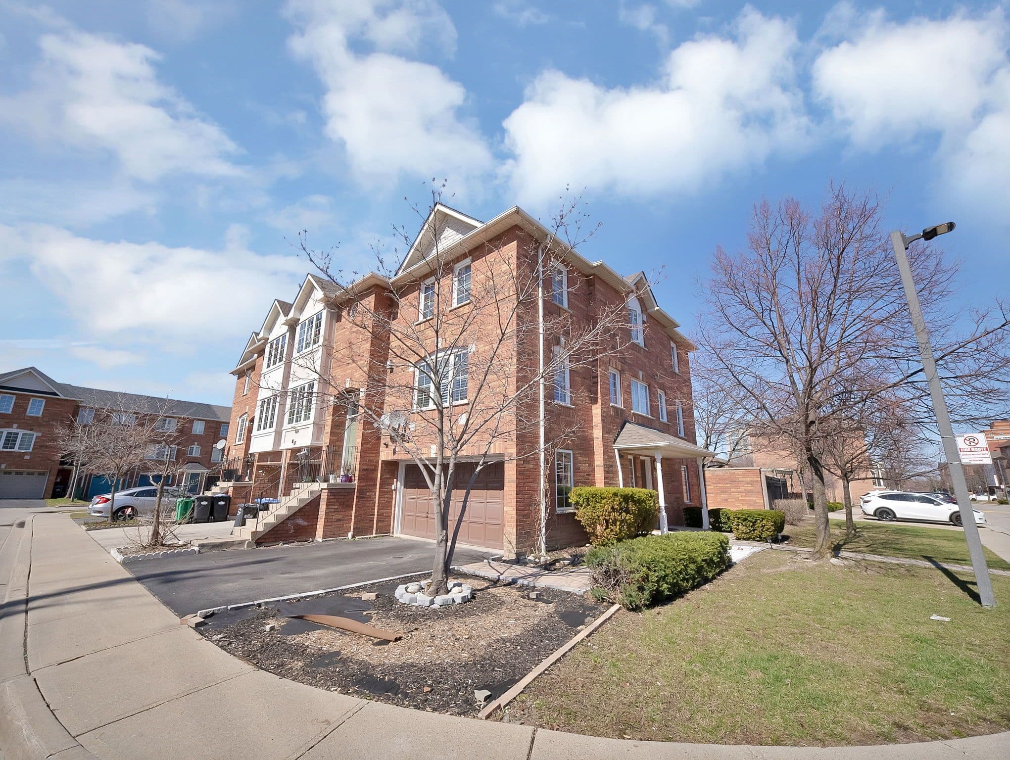 80 Acorn Place 59, Mississauga, ON L4Z 4E1