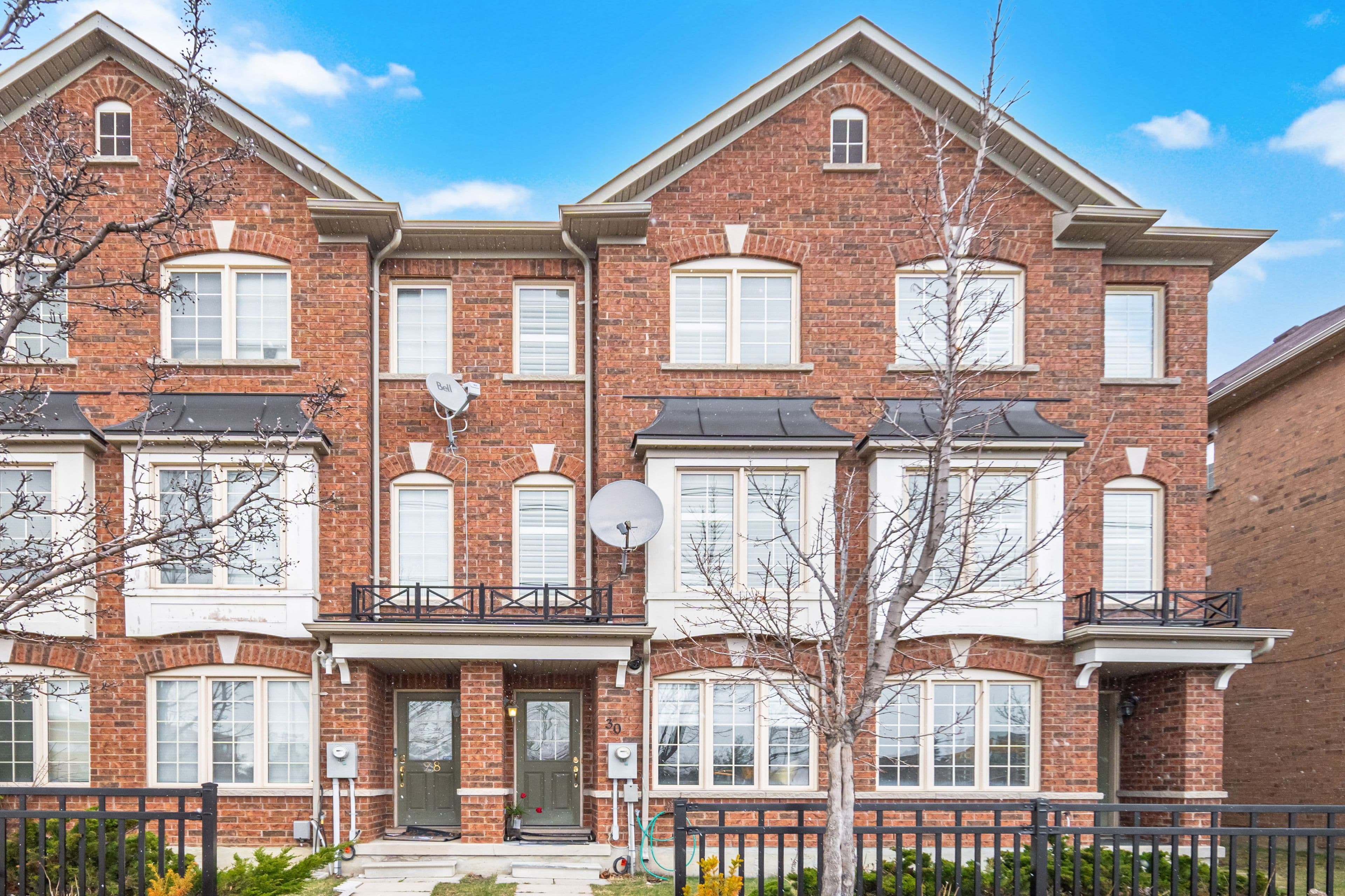 30 Peach Drive W, Brampton, ON L6R 0W5