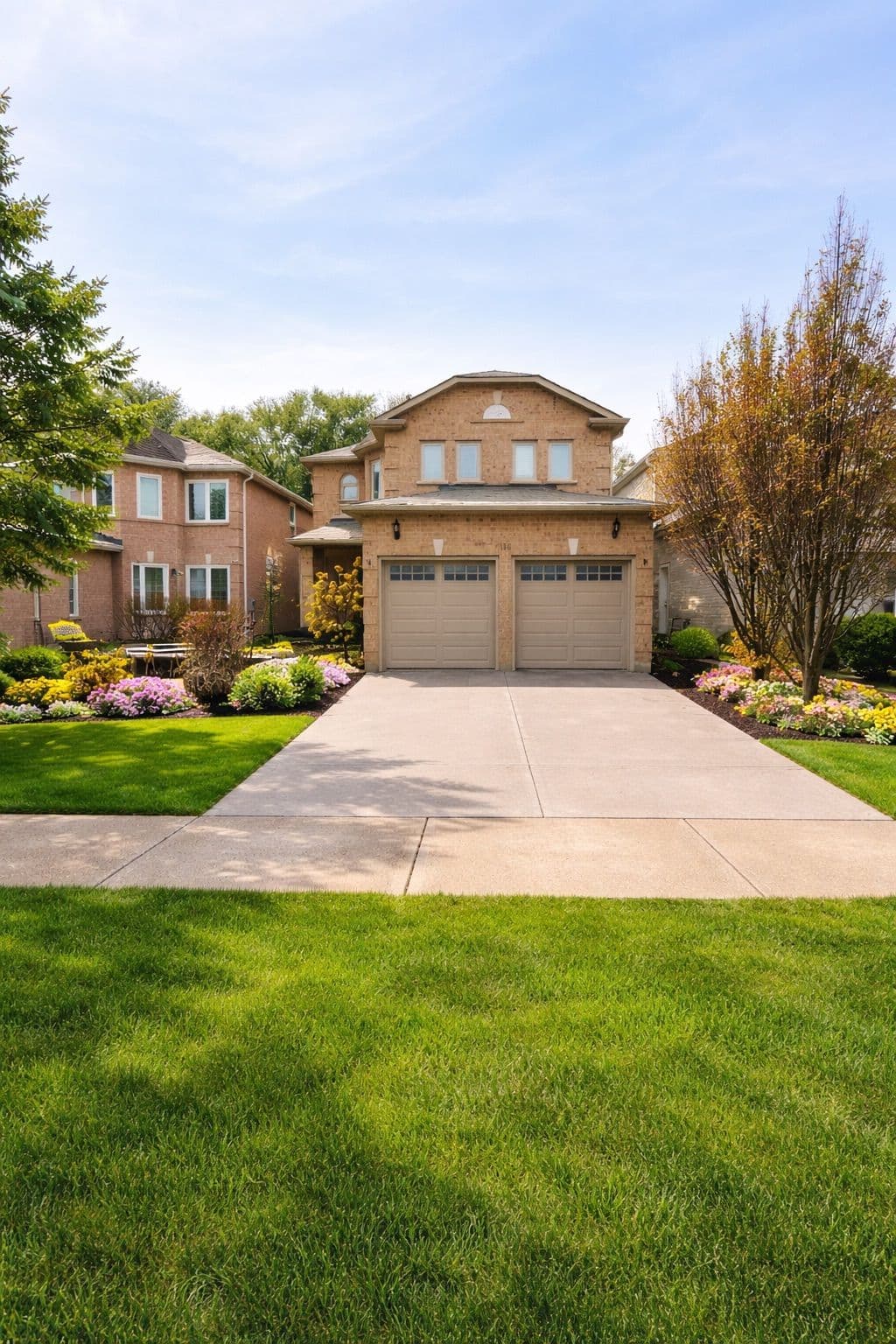 100 Larratt Lane, Richmond Hill, ON L4C 0E3