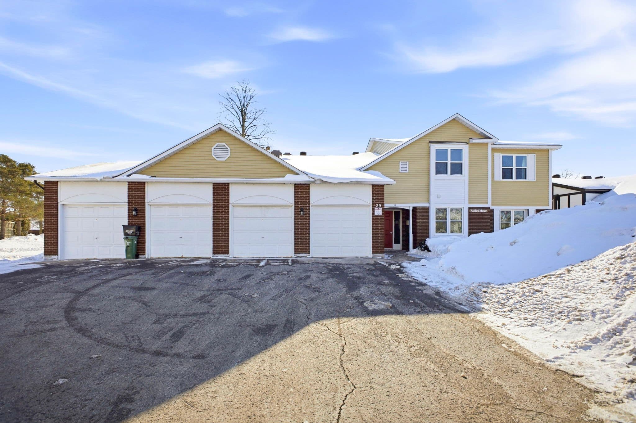 39 Stonehaven Drive D, Kanata, ON K2M 1E3