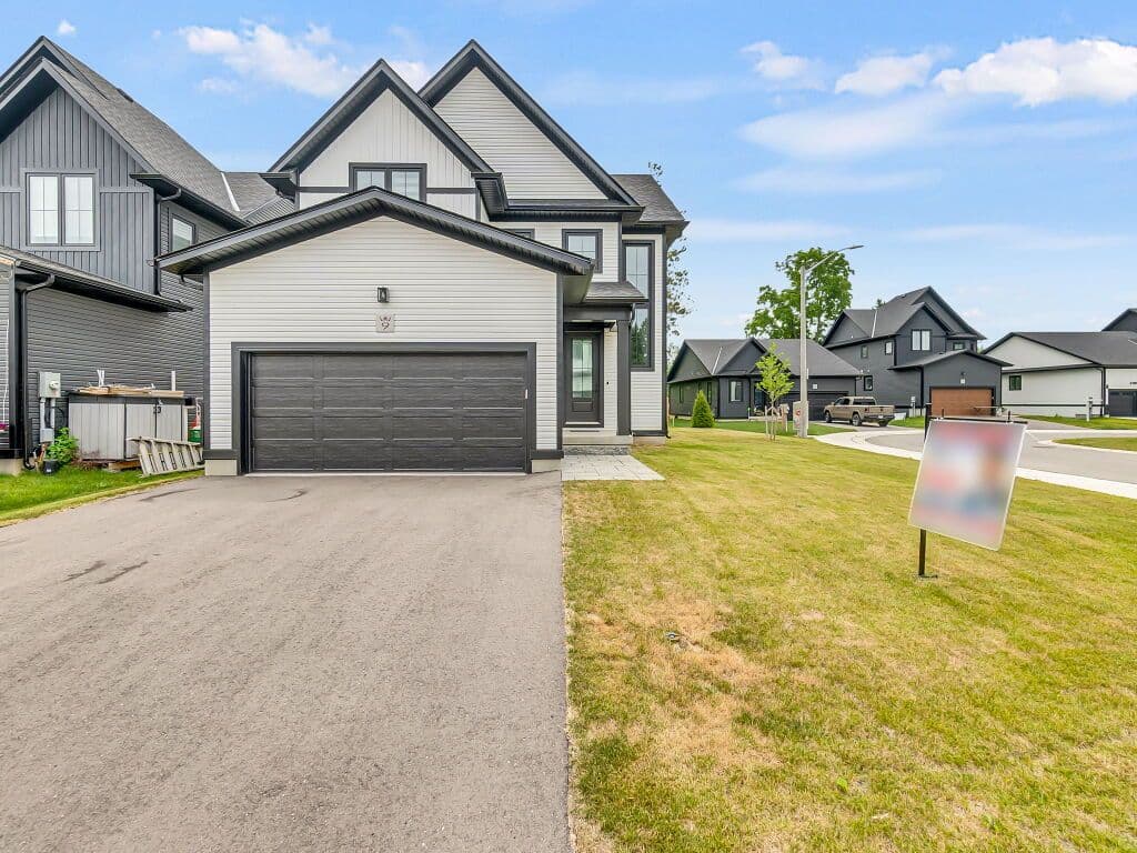 297 WHITING Street 9, Ingersoll, ON N5C 0E6