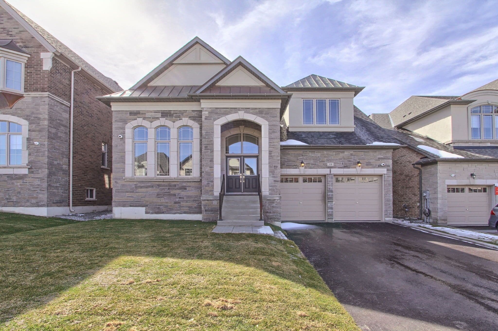 19 Plank Road, Bradford West Gwillimbury, ON L3Z 4N3
